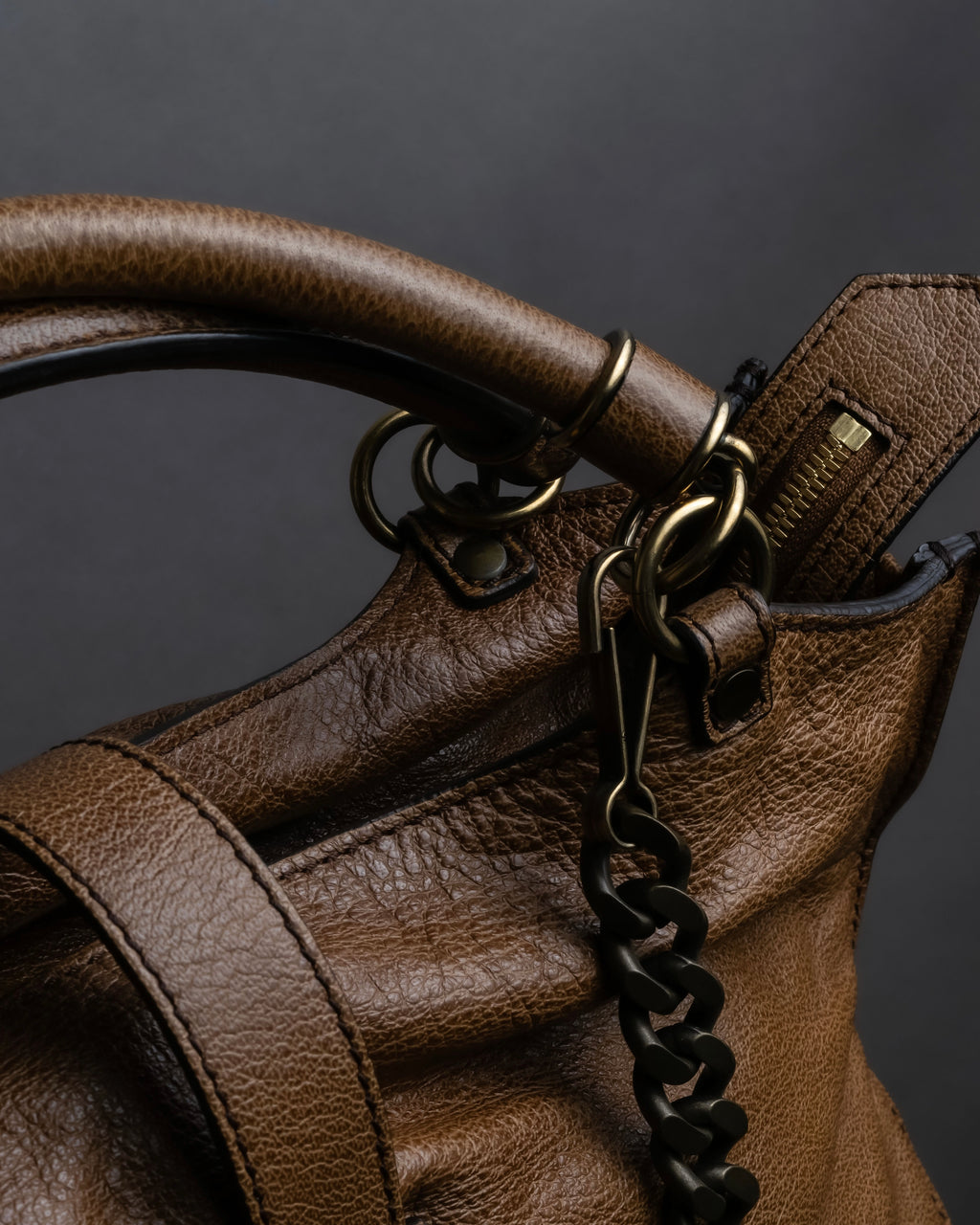 "BURBERRY" Chain design grained full grain leather shoulder bag