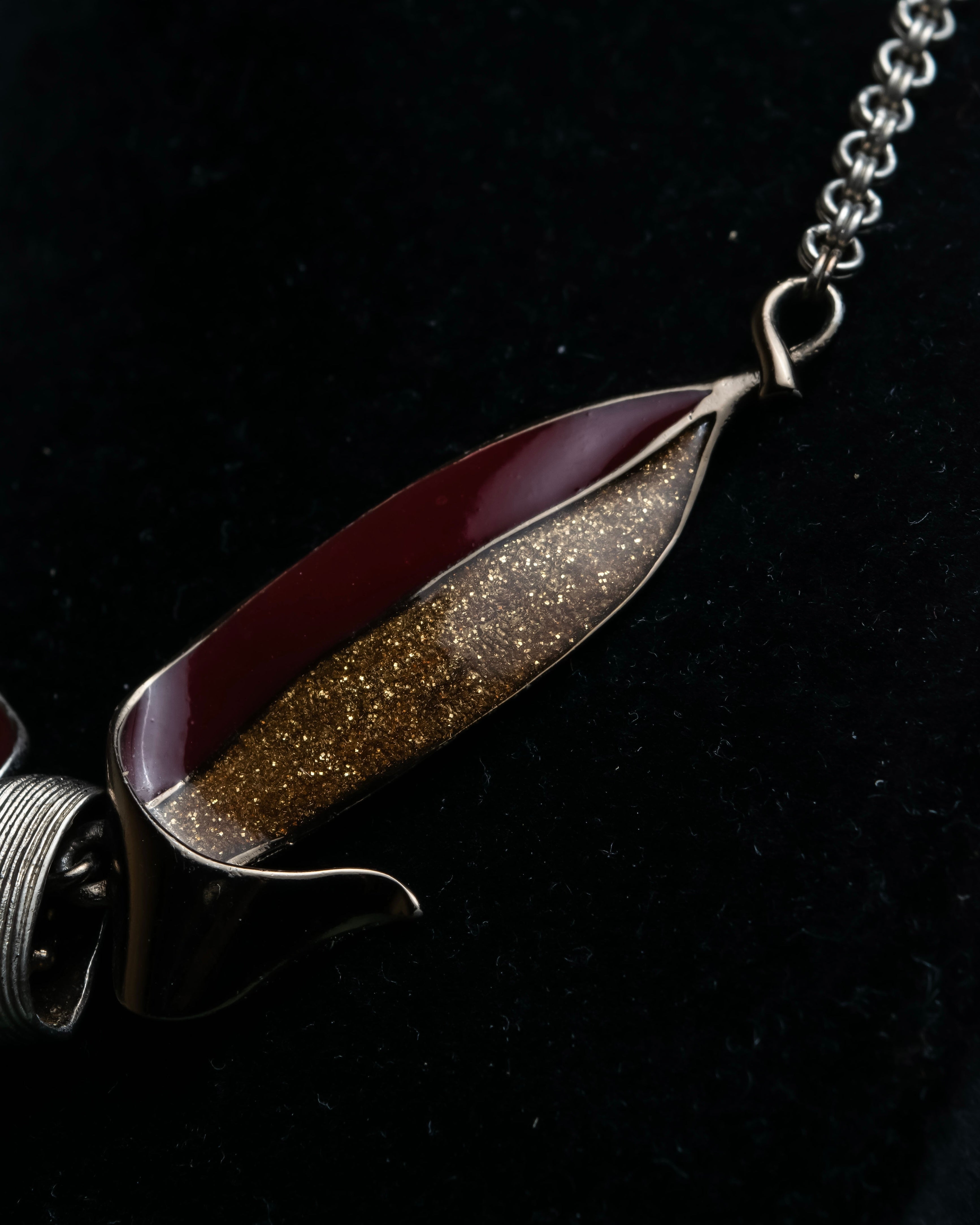 "BALENCIAGA" Gold glitter leaf motif necklace