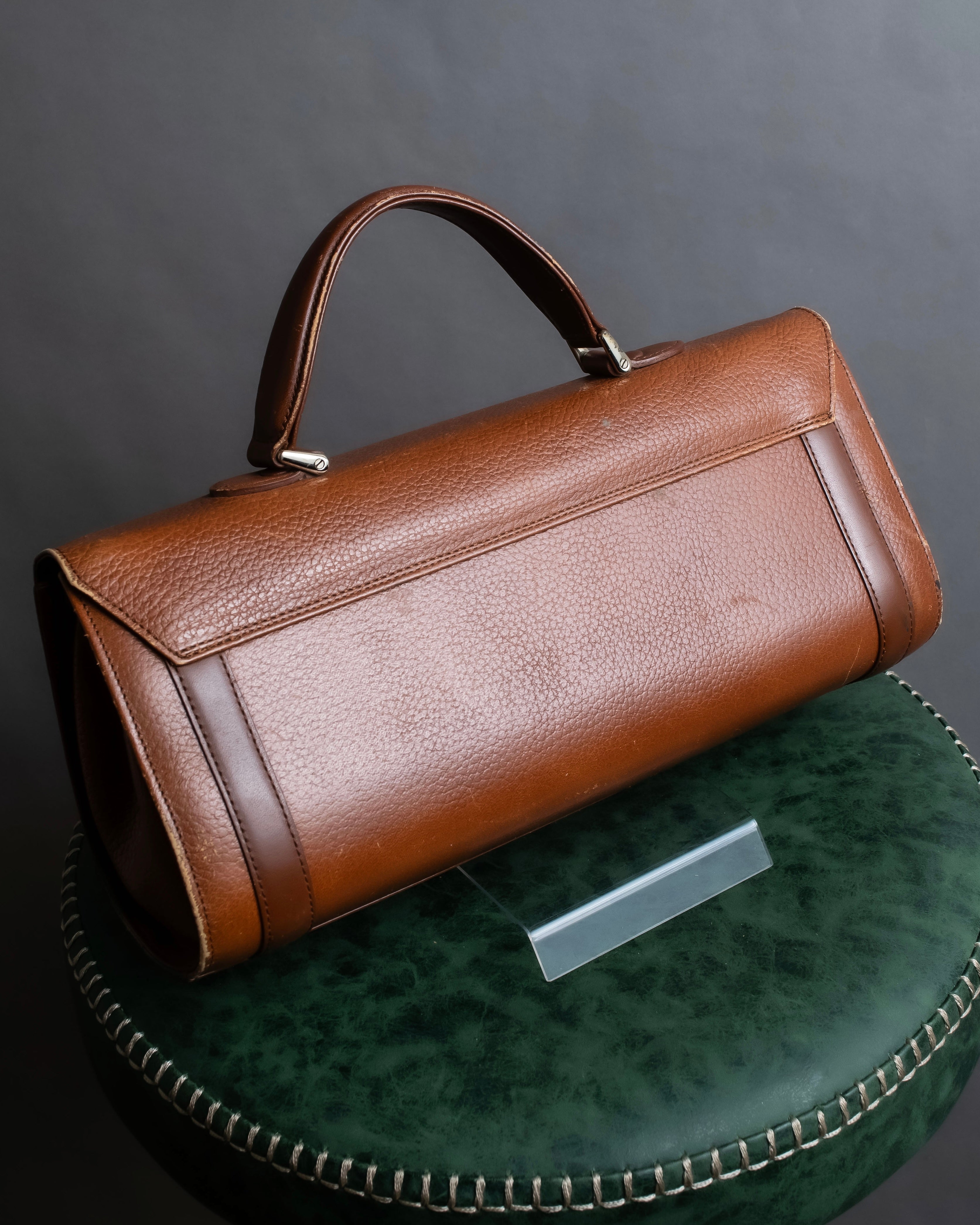 "BURBERRYS" Horizontally shaped brown leather one-handle bag