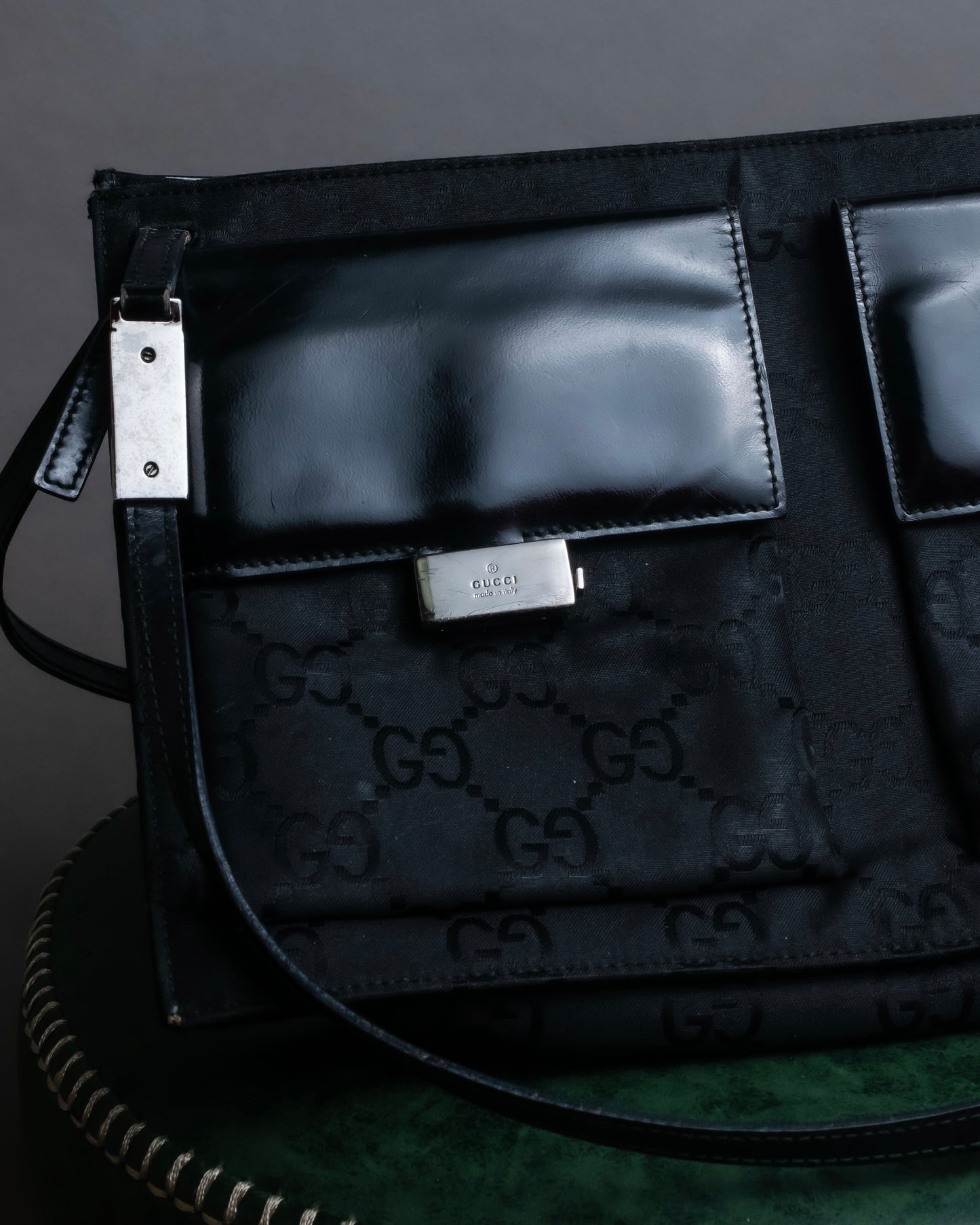 "GUCCI" Two outside pockets detailing GG monogram pattern hand bag