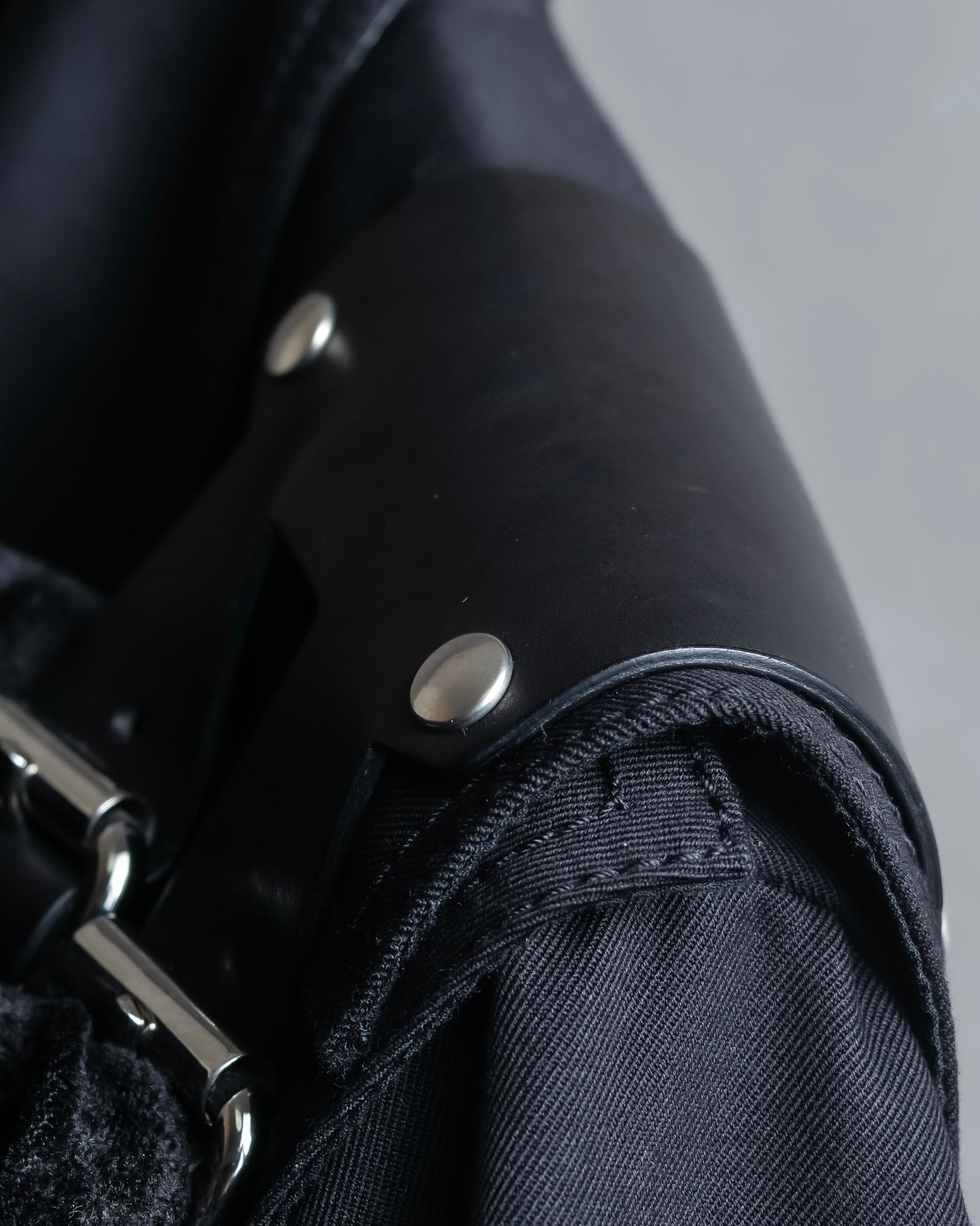 "VALENTINO" Belt docking design leather switching trench coat