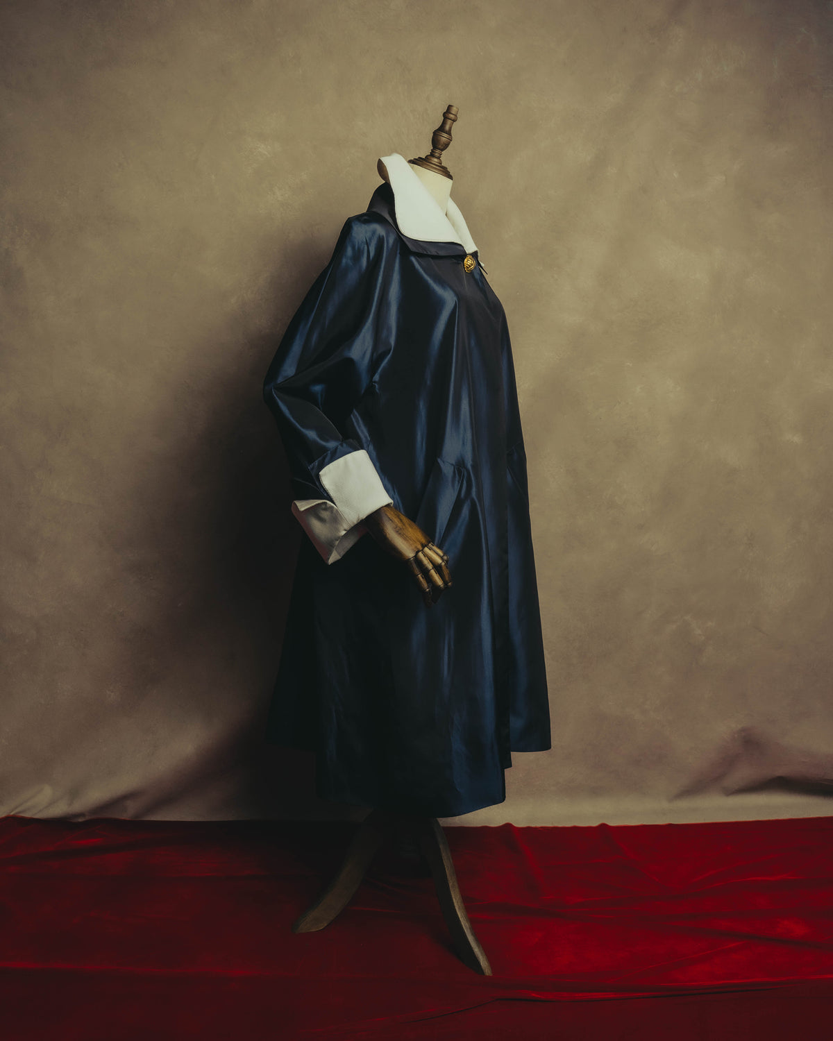 "CELINE" 70's-80's Dramatic contrast collar long coat