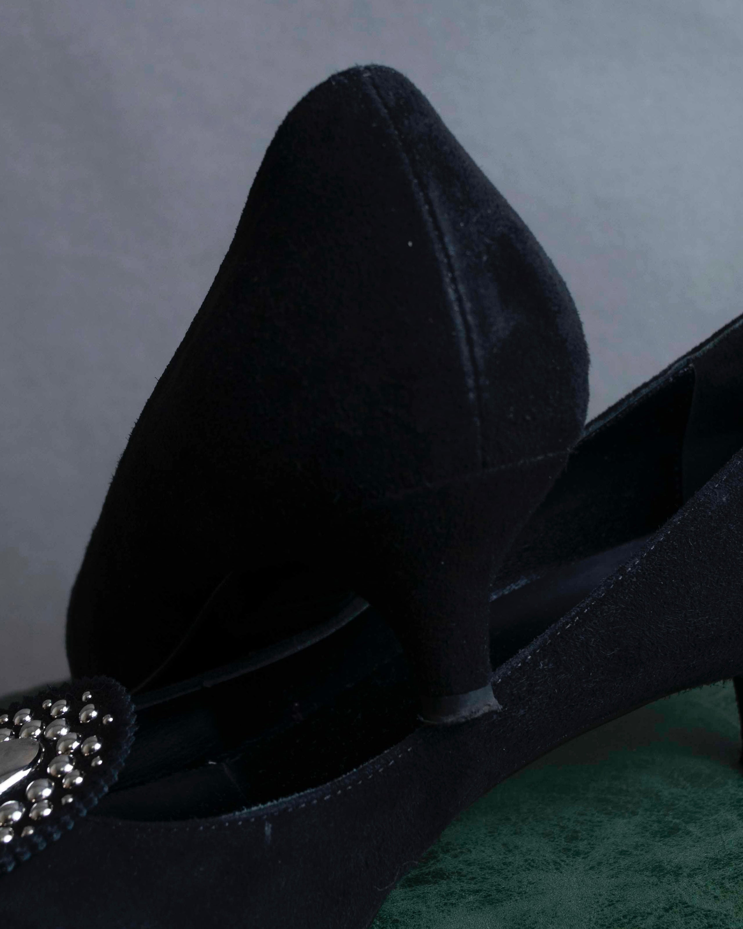 "HERMES" Jewelry design suede heel pumps