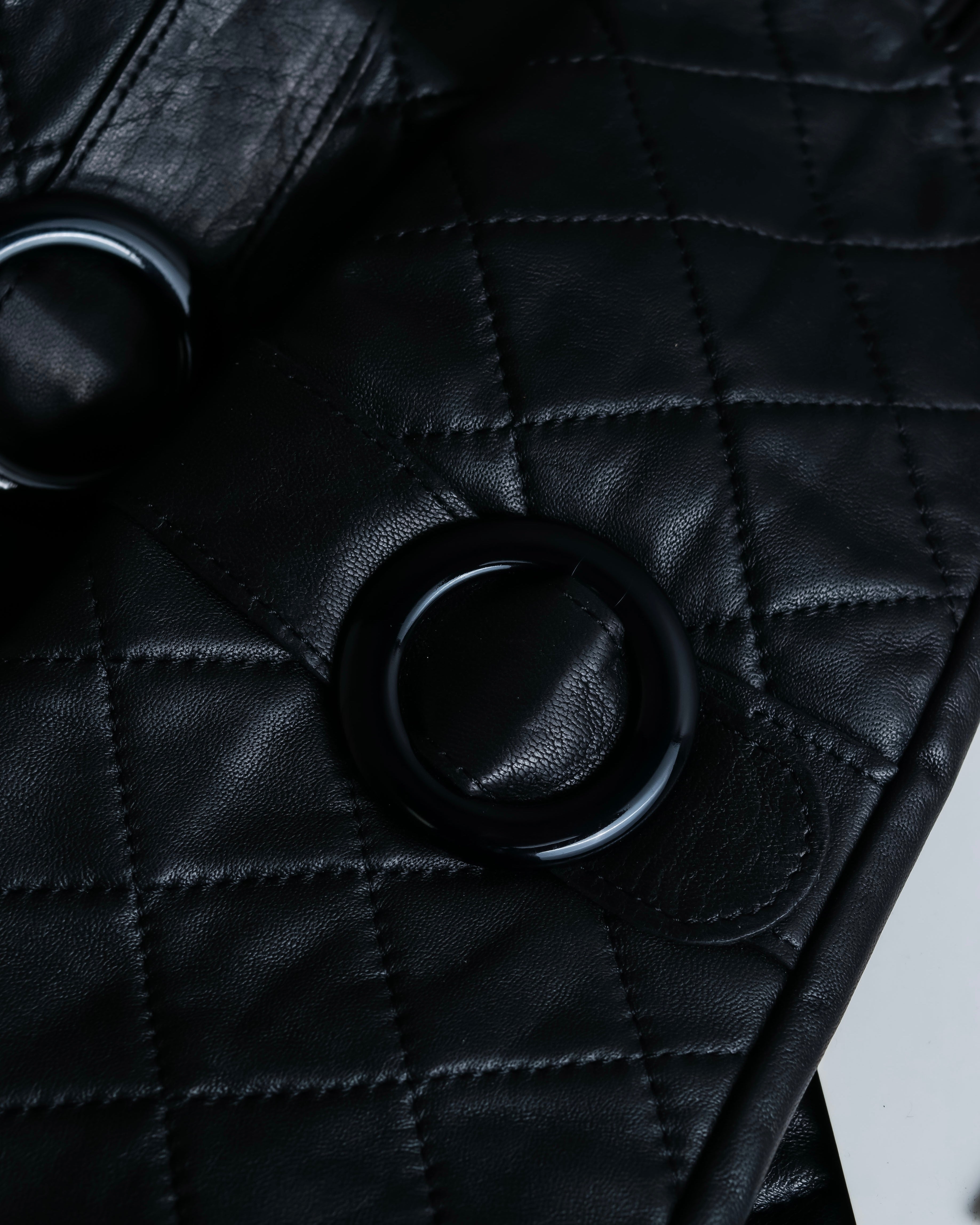"Pierre Cardin" Belt buckle design quilted leather gloves