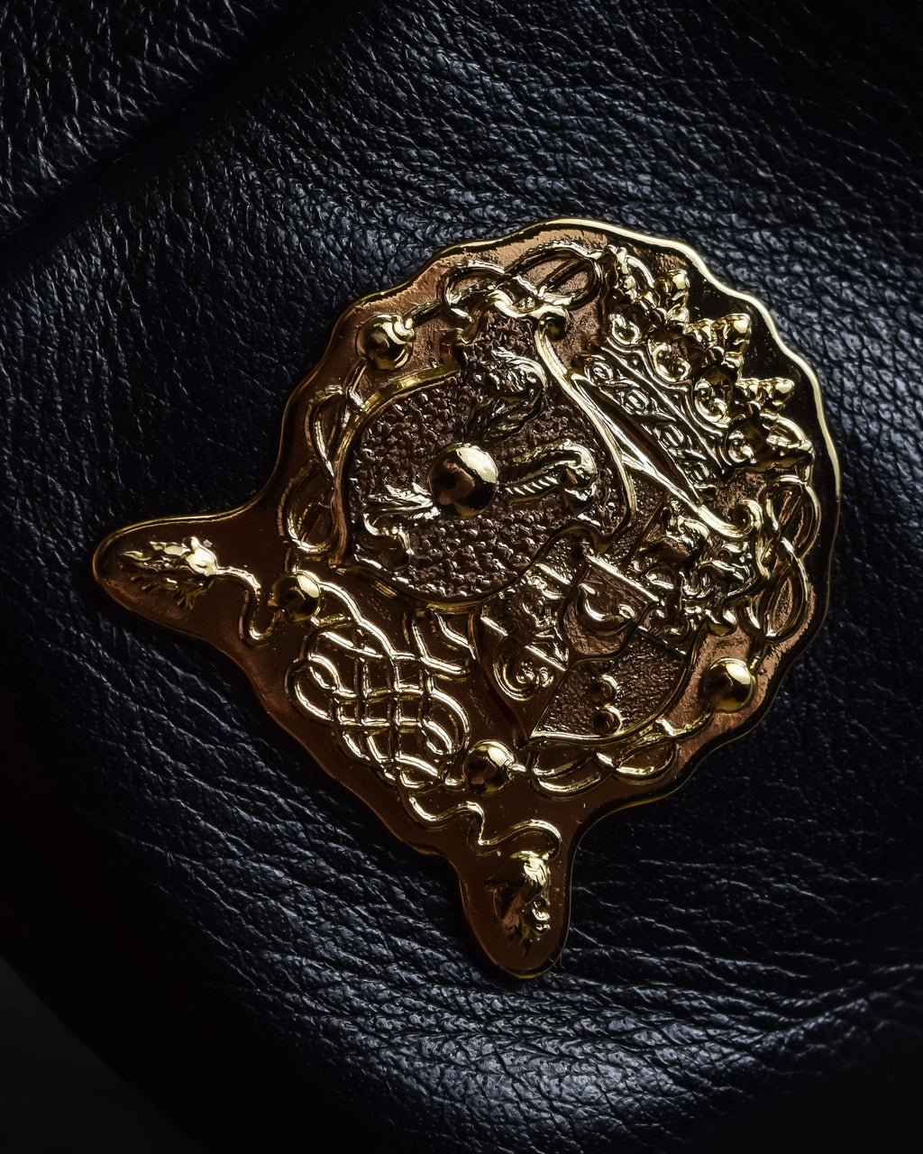 "ADMJ" Gold clasp grain leather shoulder bag