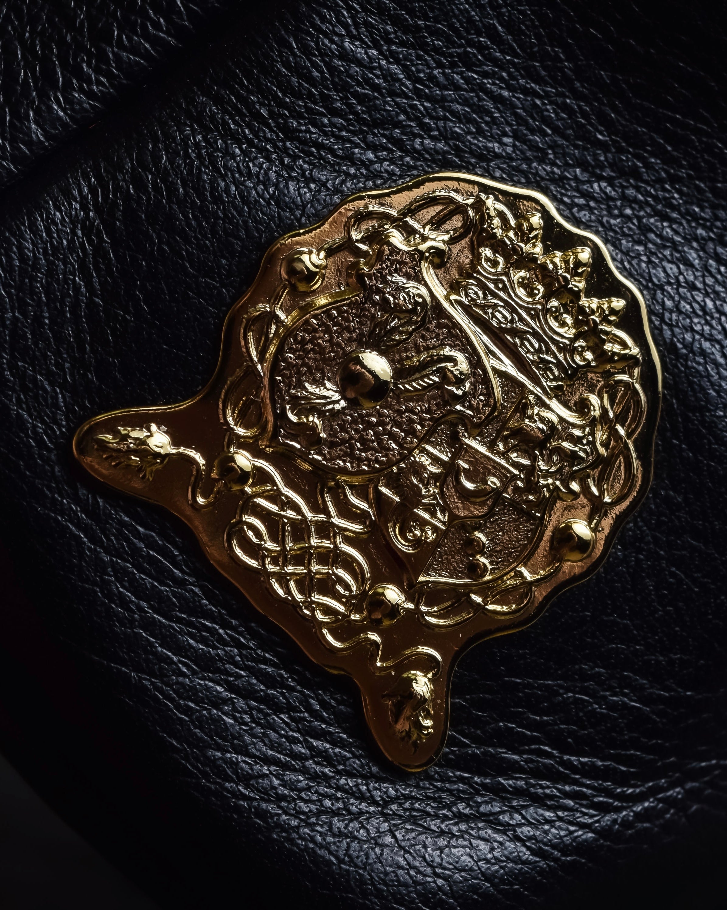 "ADMJ" Gold clasp grain leather shoulder bag