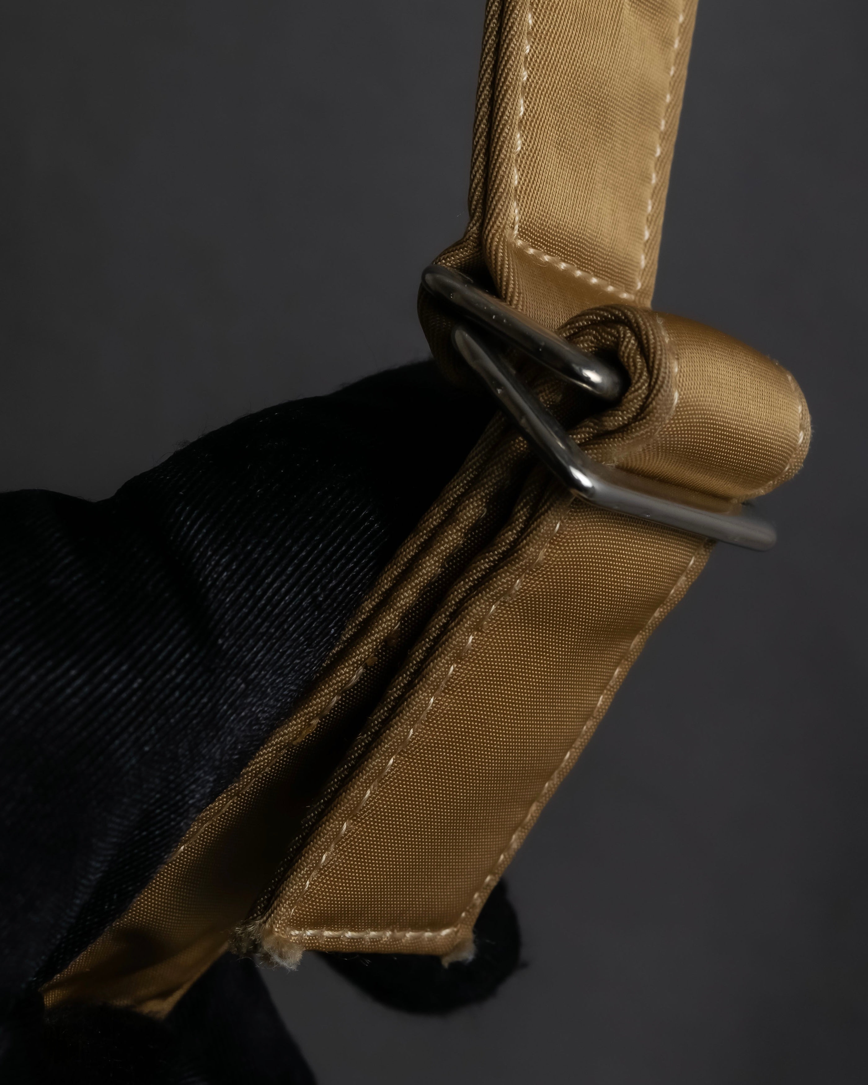 "BURBERRY Black Label" Fur＆nylon reversible design shoulder bag