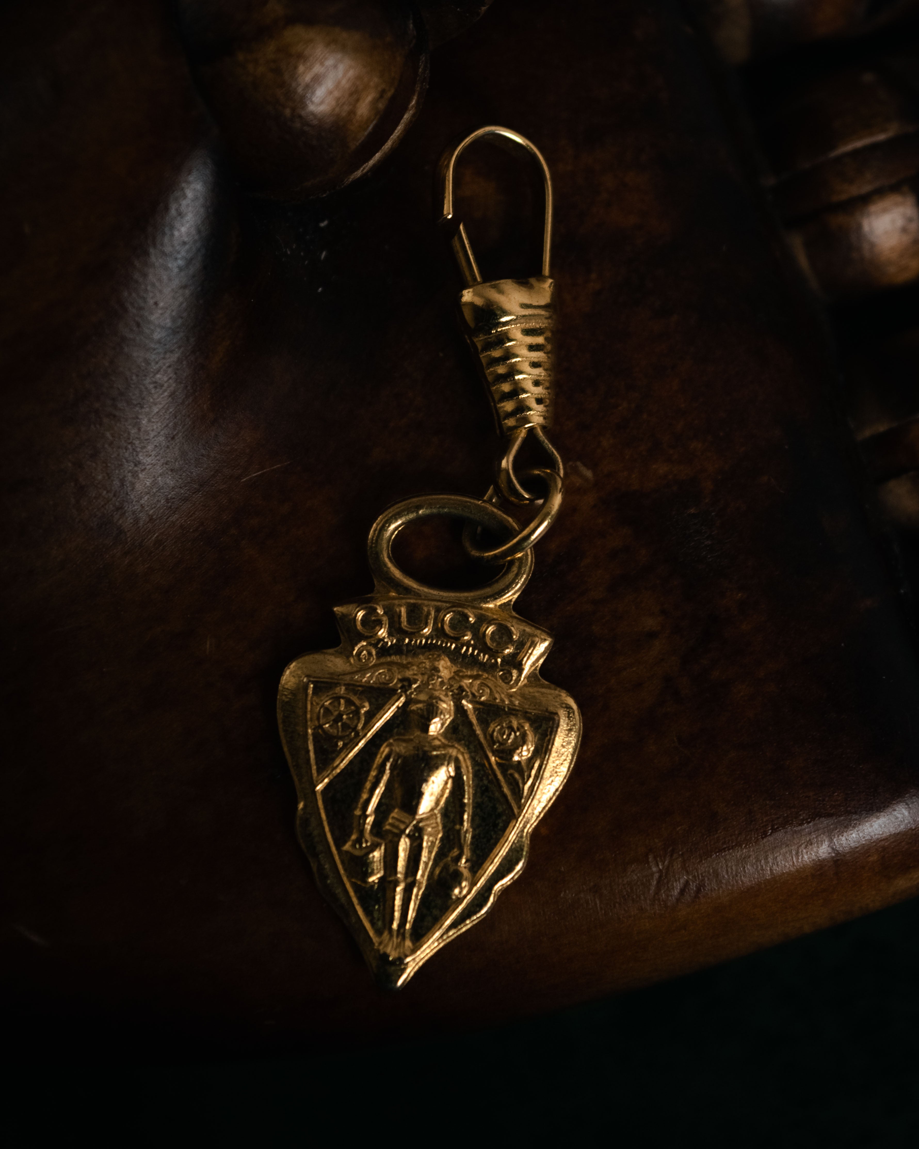 “GUCCI” 70’s-80’s Crest shield charm with spring clasp