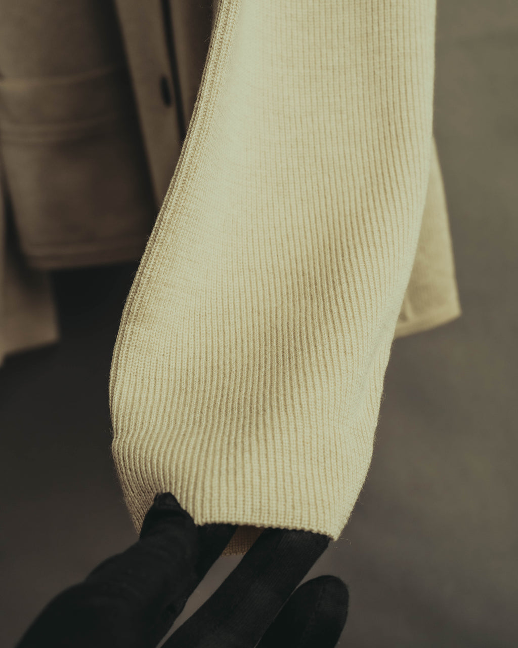 “Salvatore Ferragamo” 90’s-00’s Virgin wool raglan-sleeve cardigan jacket