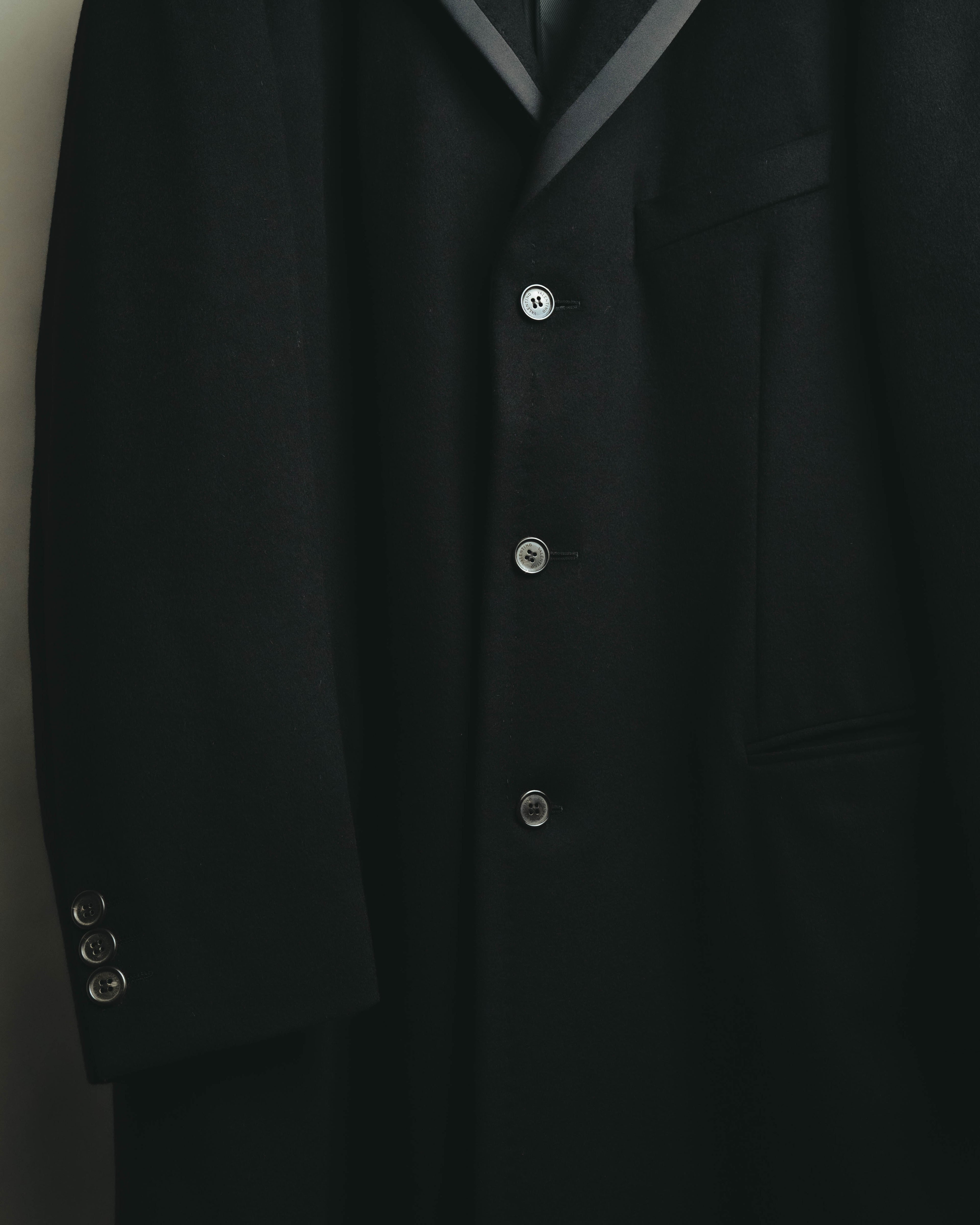 -SPECIAL- “VALENTINO” 2000’s Satin lapel single breasted wool coat