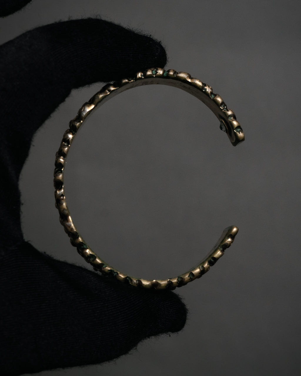 “GUCCI” 2010’s organic relief cuff bracelet