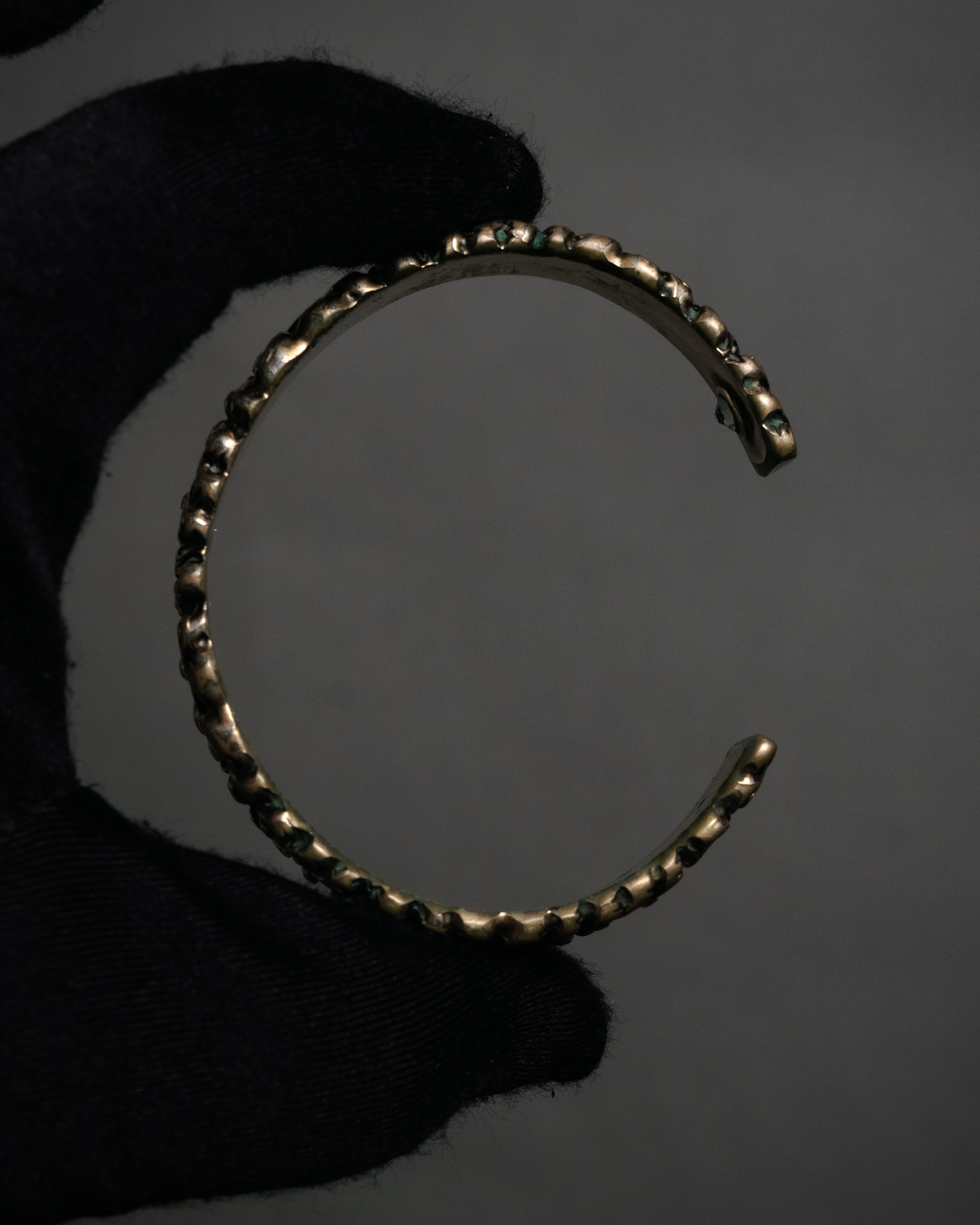 “GUCCI” 2010’s organic relief cuff bracelet