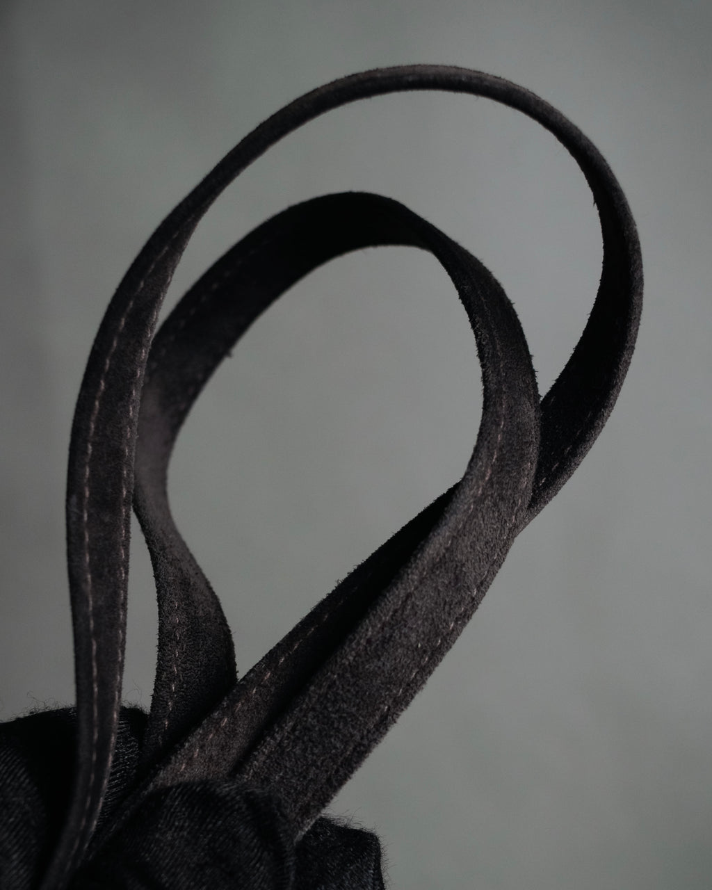 “Salvatore Ferragamo” 80’s-90’s Suede shirred ribbon shoulder bag