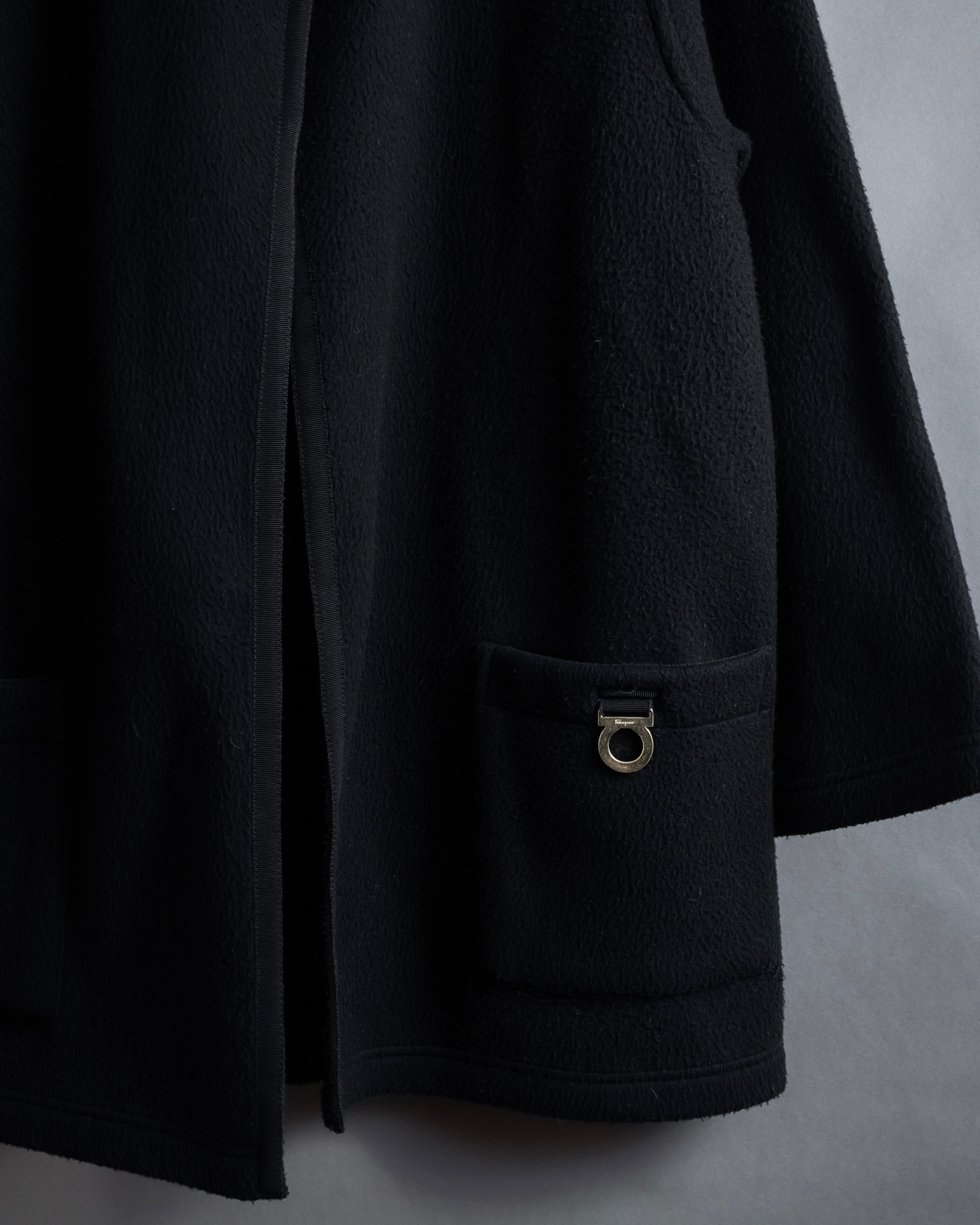 "Salvatore Ferragamo" 90's-00's Gancini motif design box silhouette jacket