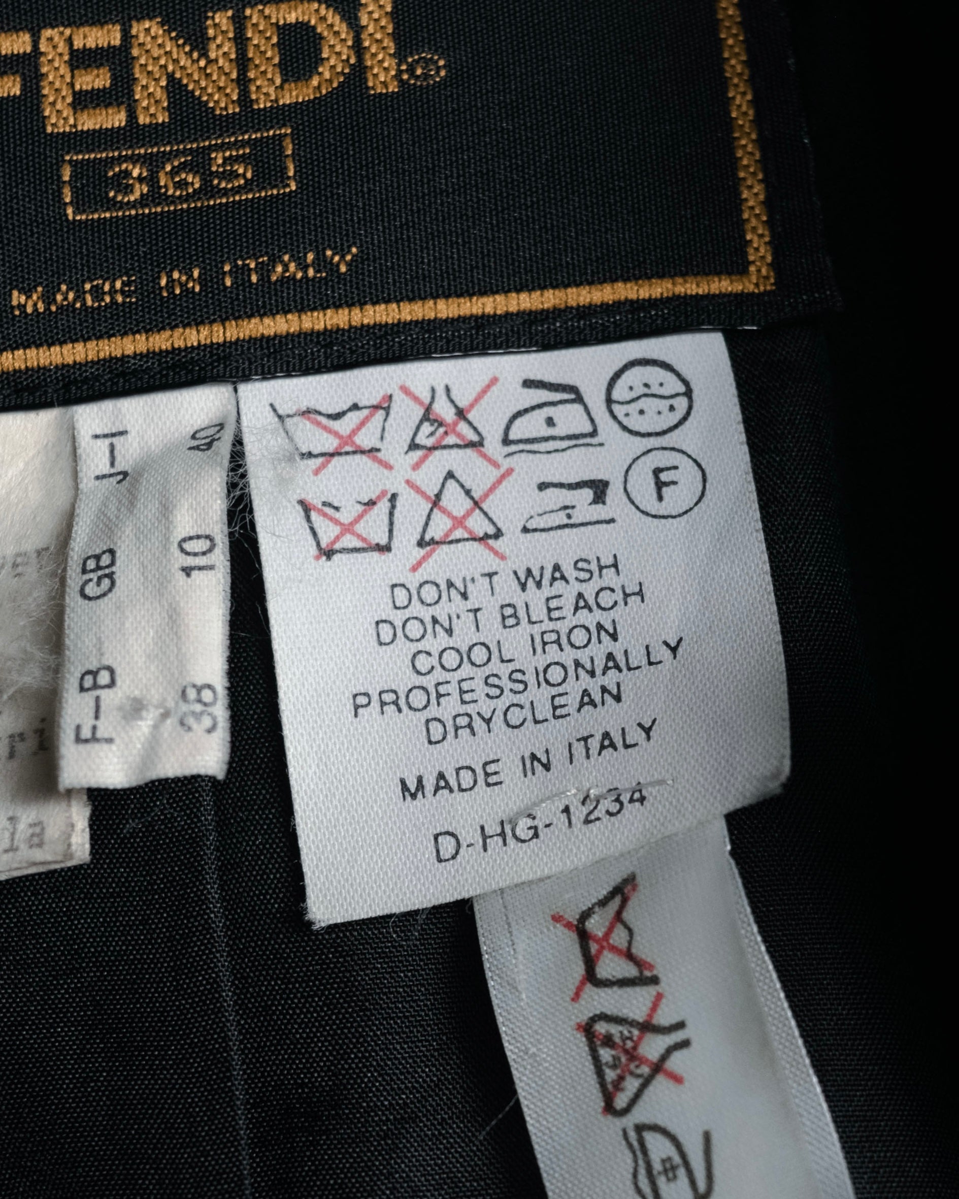 –SPECIAL– “FENDI” 90’s Embroidered collar long tailored jacket