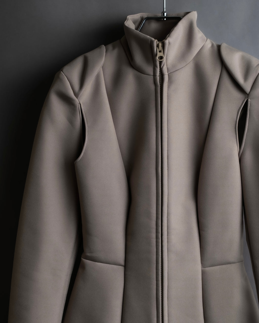 "Maison Martin Margiela × H&M"
Reconstructed zip-up design jacket