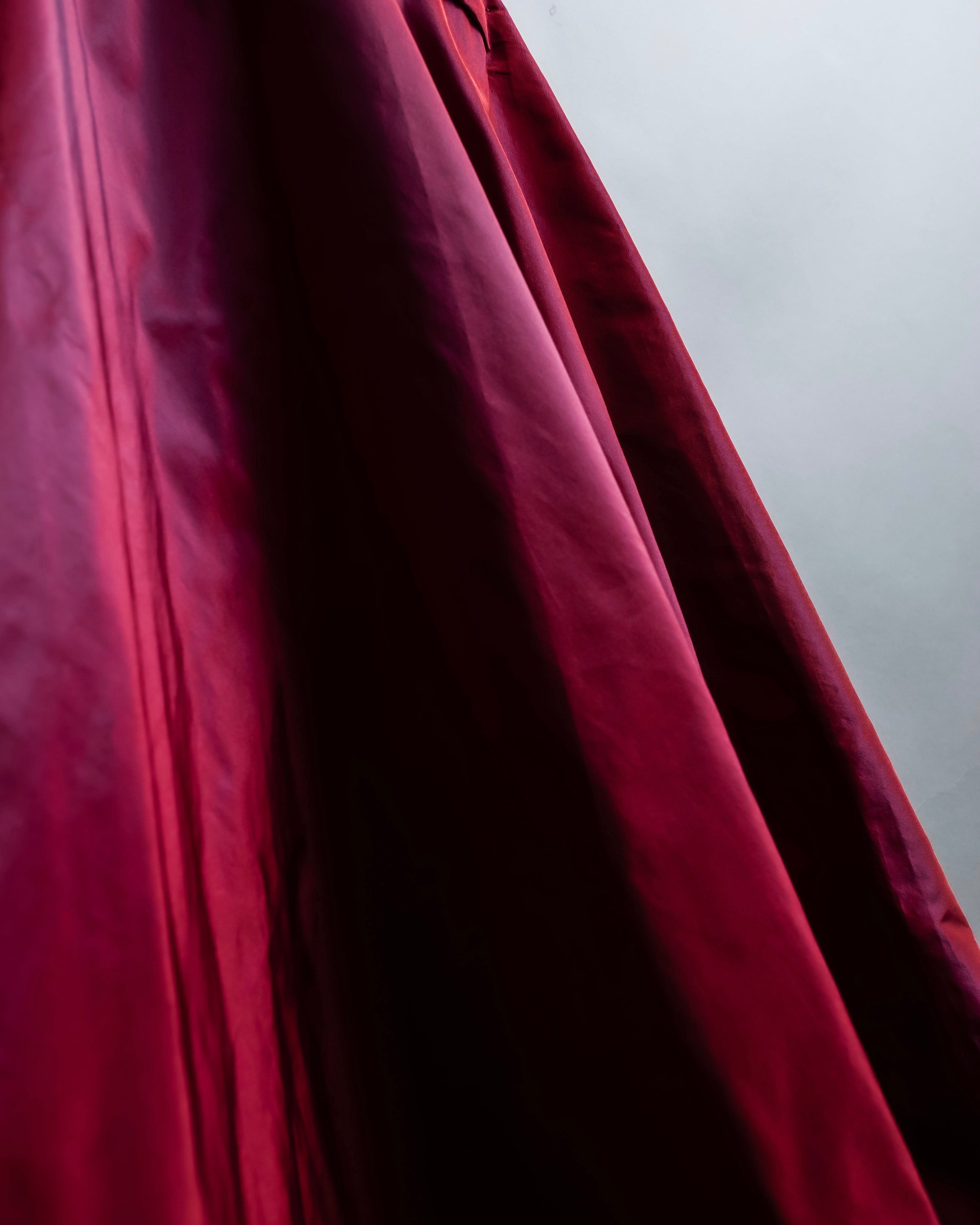 "TADASHI SHOJI" Beautiful color design dress