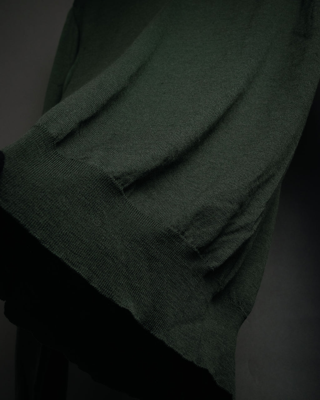 “GUCCI” Late 90’s-10’s Fine gauge v-neck knit