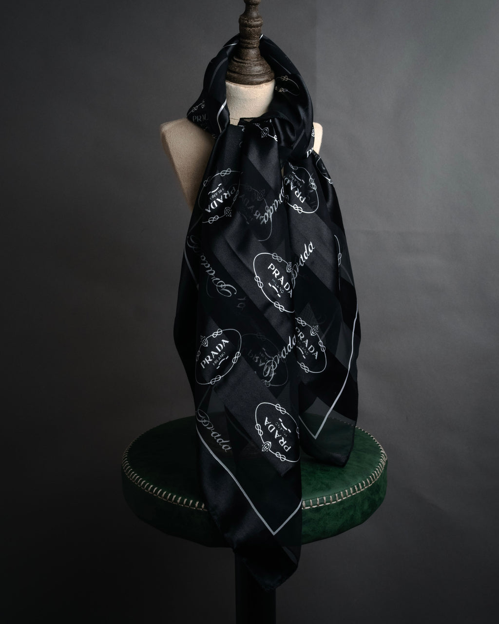 “PRADA” 2000’s Logo large scarf
