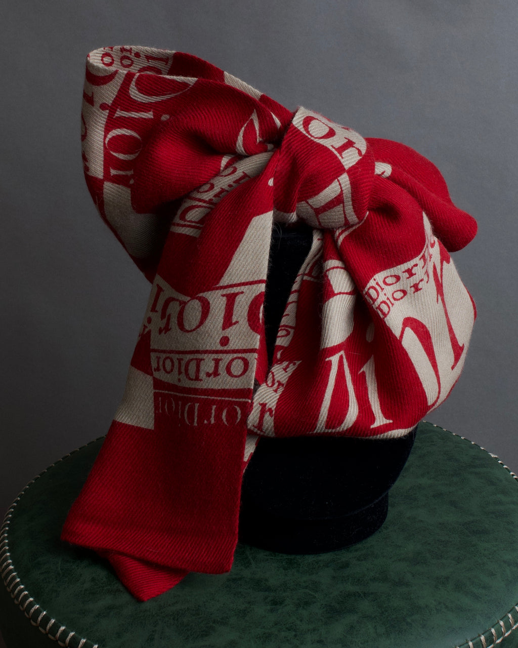 "Christian Dior" Logo pattern twill muffler