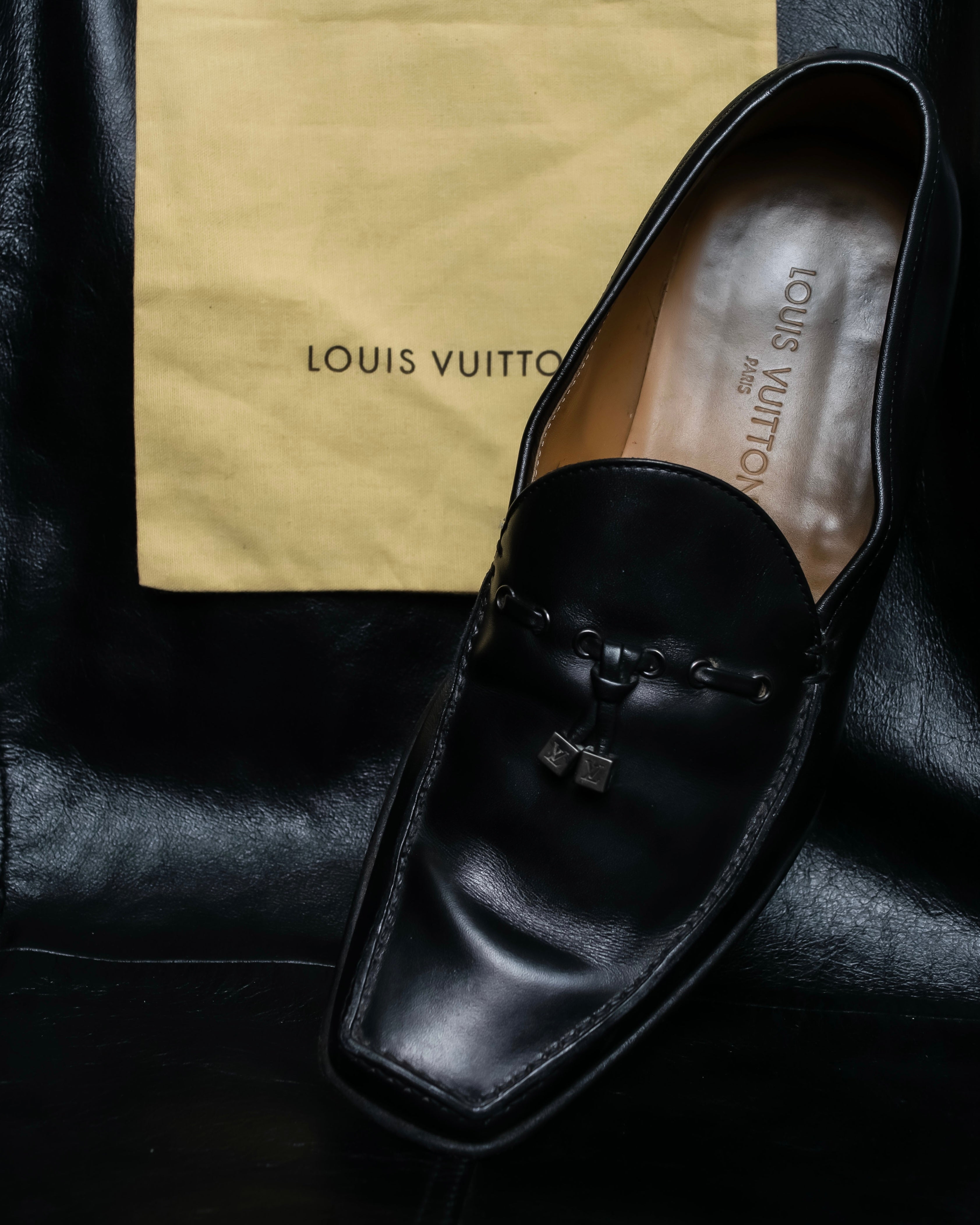 “Louis Vuitton” beautiful leather tasseled loafer