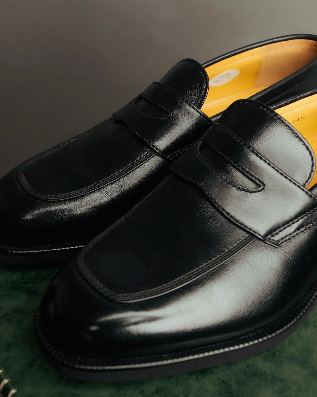 "BURBERRY LONDON" 00's Glossy black leather penny loafers