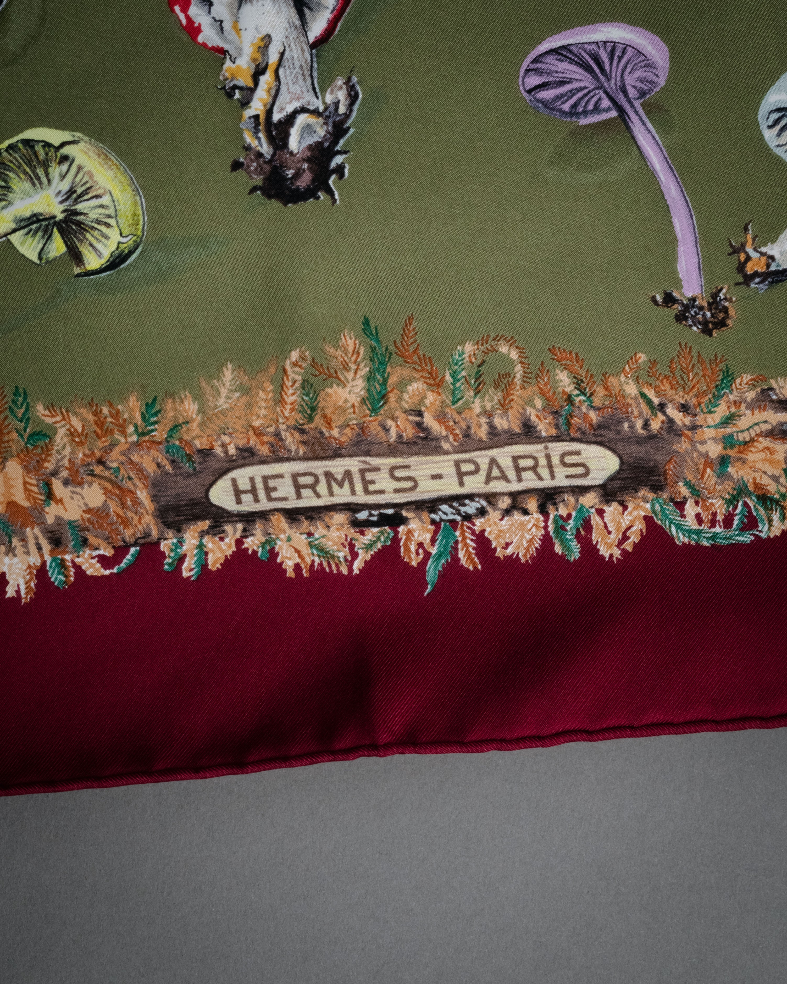 HERMÈS (エルメス) - カレ Champignons スカーフ - グリーン - シルク