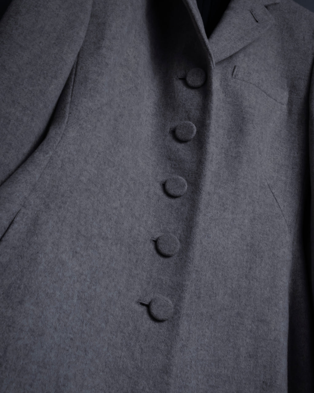 -SPECIAL- "JEAN PAUL GAULTIER"
90's-00's Waist shape A-line silhouette ecryu color super long coat