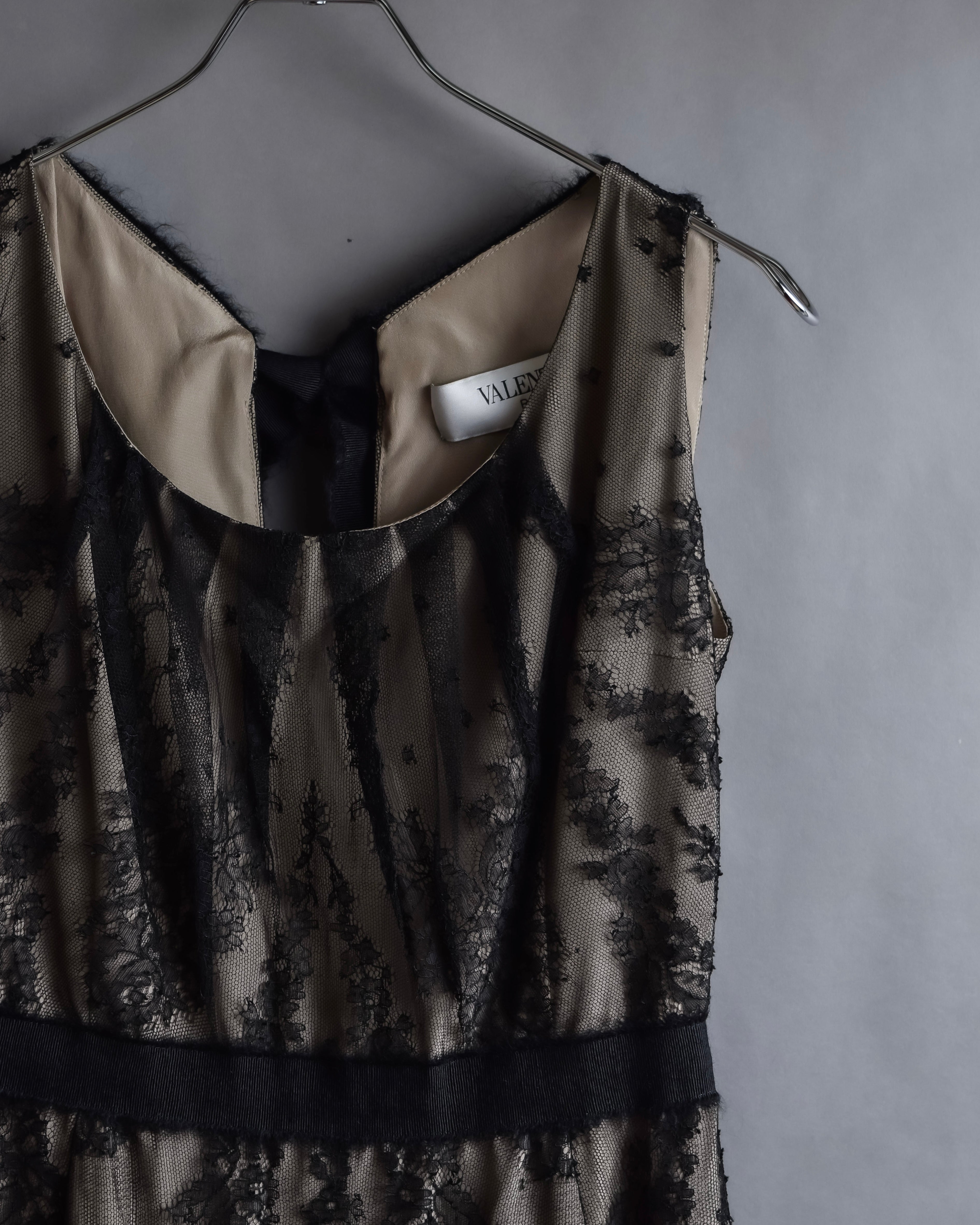 "VALENTINO" Lace layered ribbon design sleeveless dress