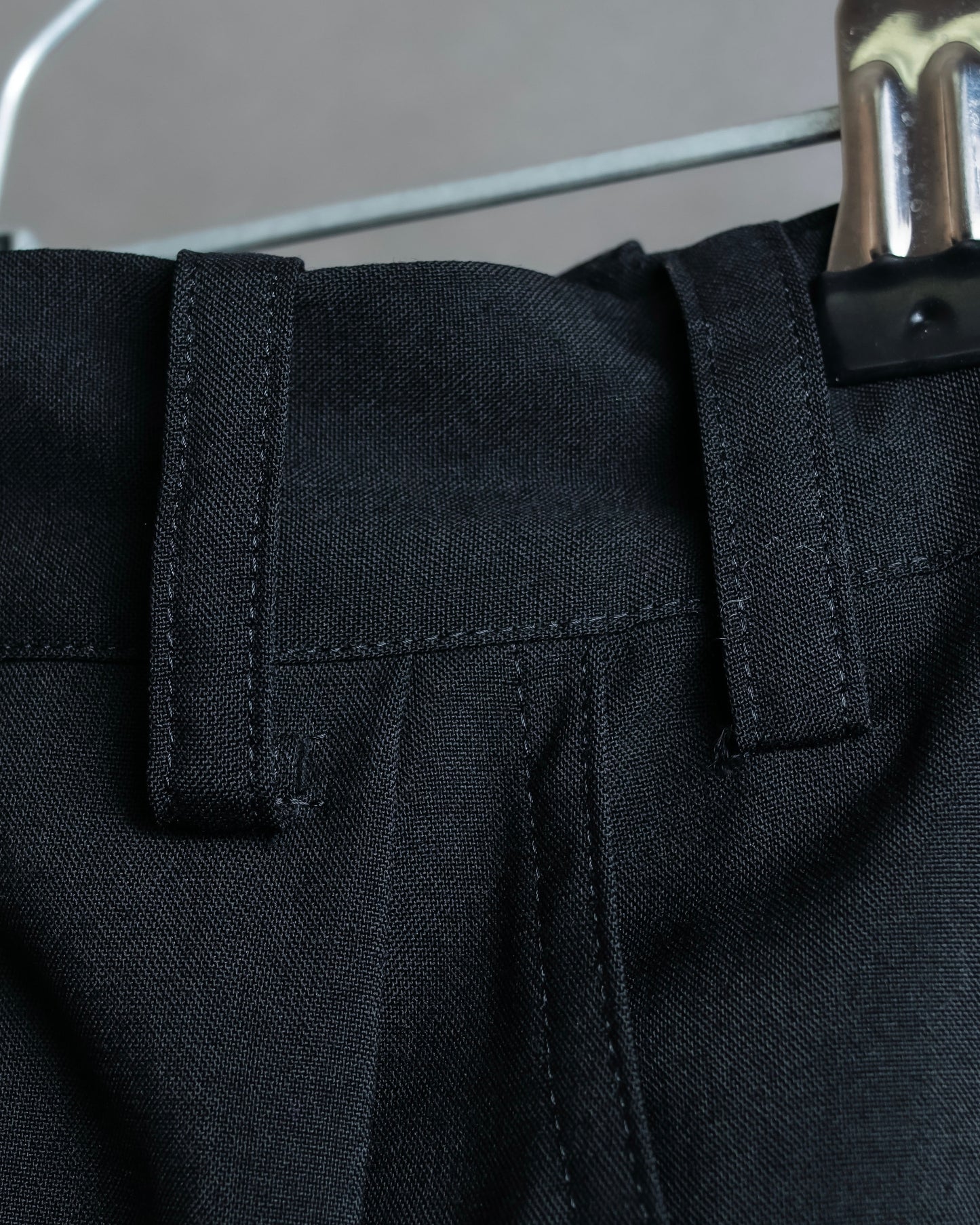 "Y's" Cargo pocket design sarouel silhouette, wool slacks