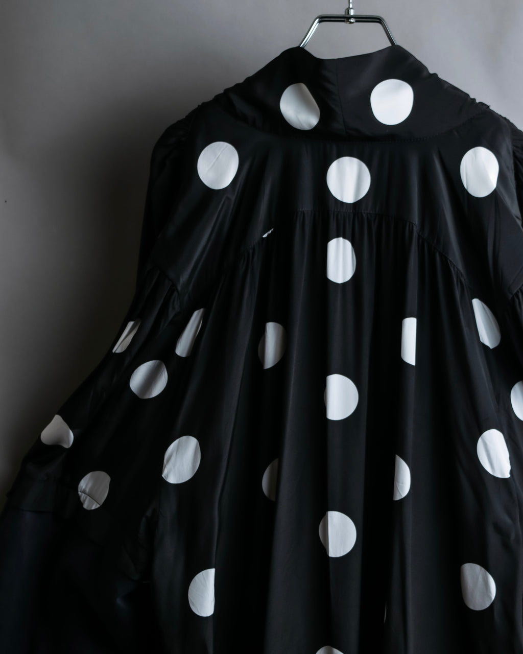 "BALENCIAGA" Polka dot flying squirrel silhouette bow tie dress