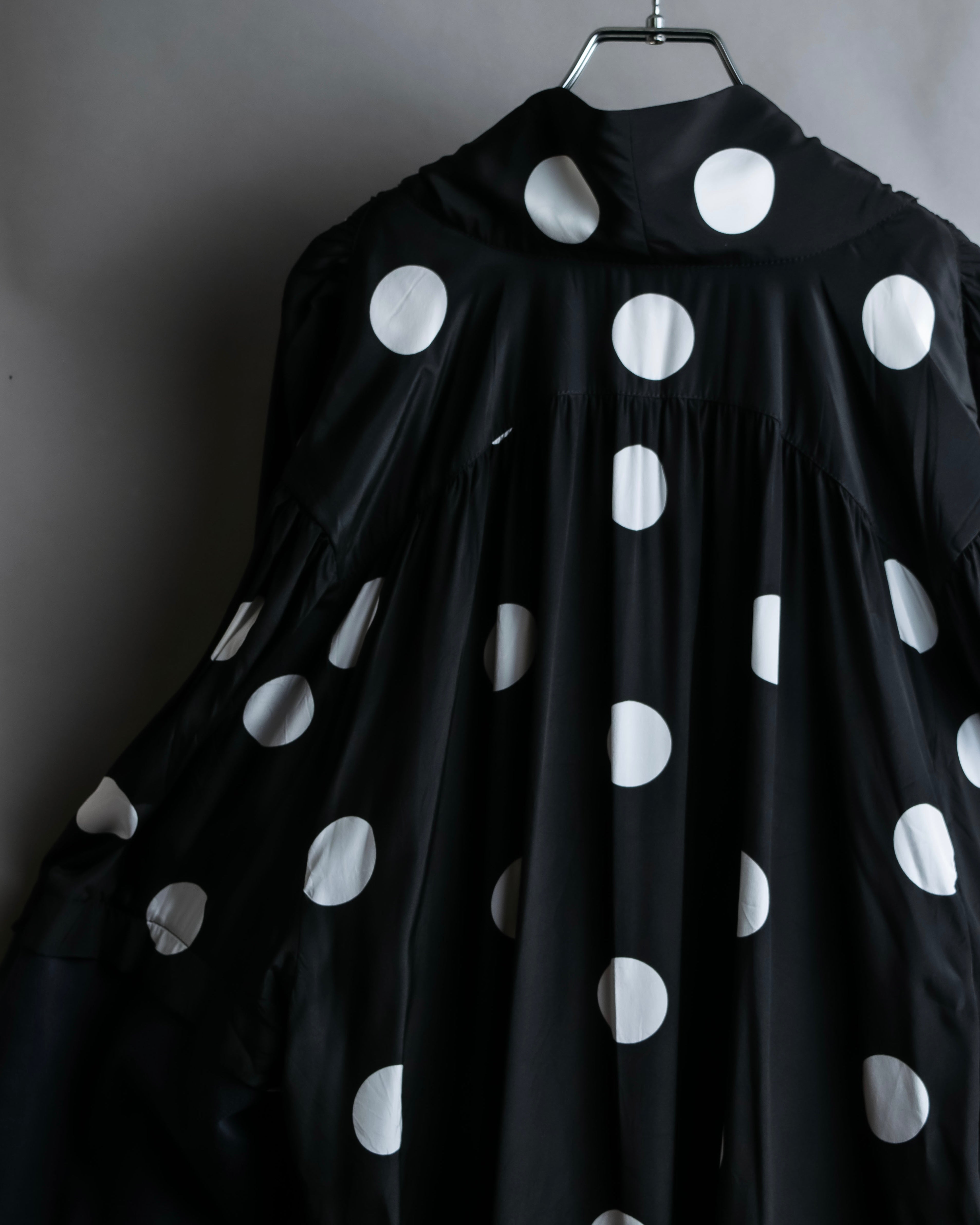 "BALENCIAGA" Polka dot flying squirrel silhouette bow tie dress