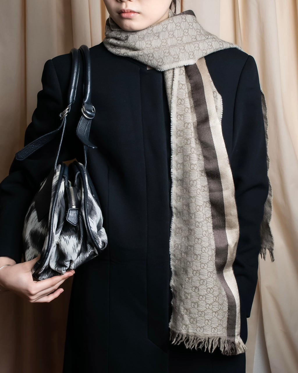 "GUCCI" GG monogram logo pattern fringe design stole