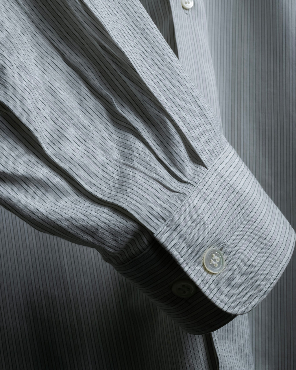 "COMME des GARCONS HOMME" Beautiful pinstripe button-down shirt