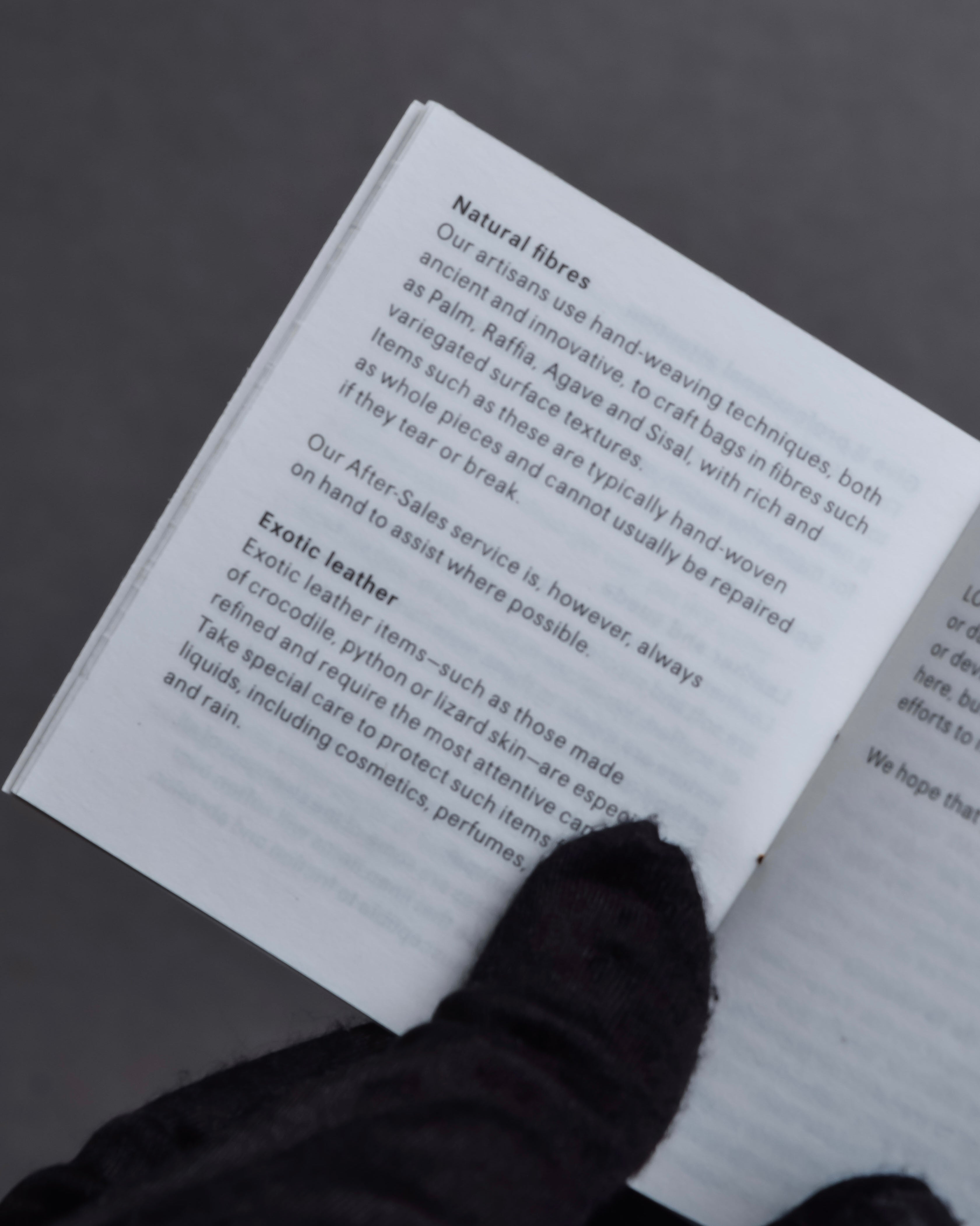 "LOEWE" Anagram logo engraved leather bracelet