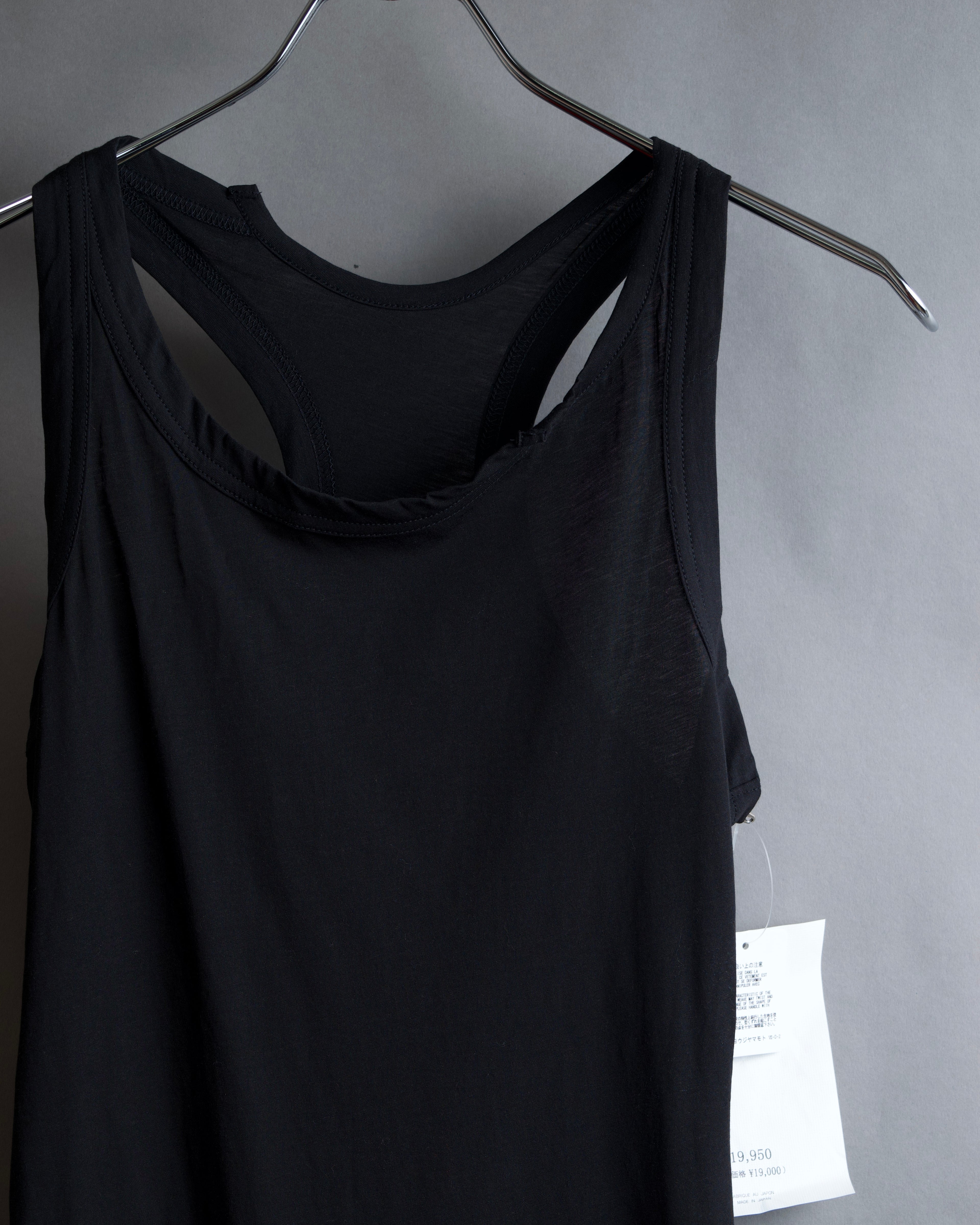 "YOHJI YAMAMOTO FEMME" 13SS
Shoulder cutting sleeveless pullover