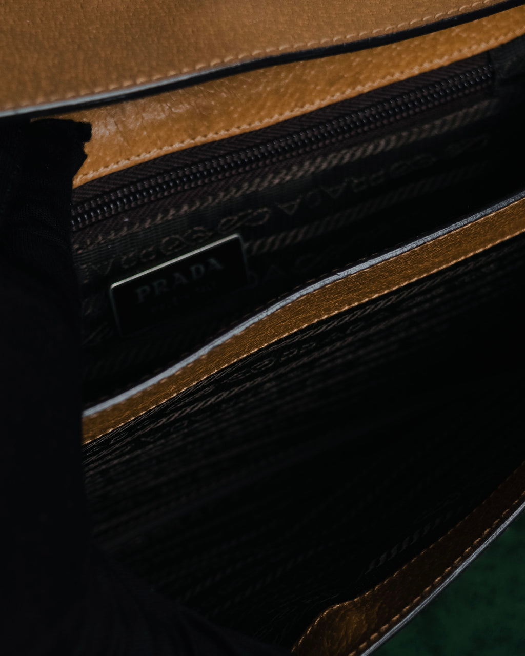"PRADA" 90’s-00’s Minimalist embossed logo accordion bag