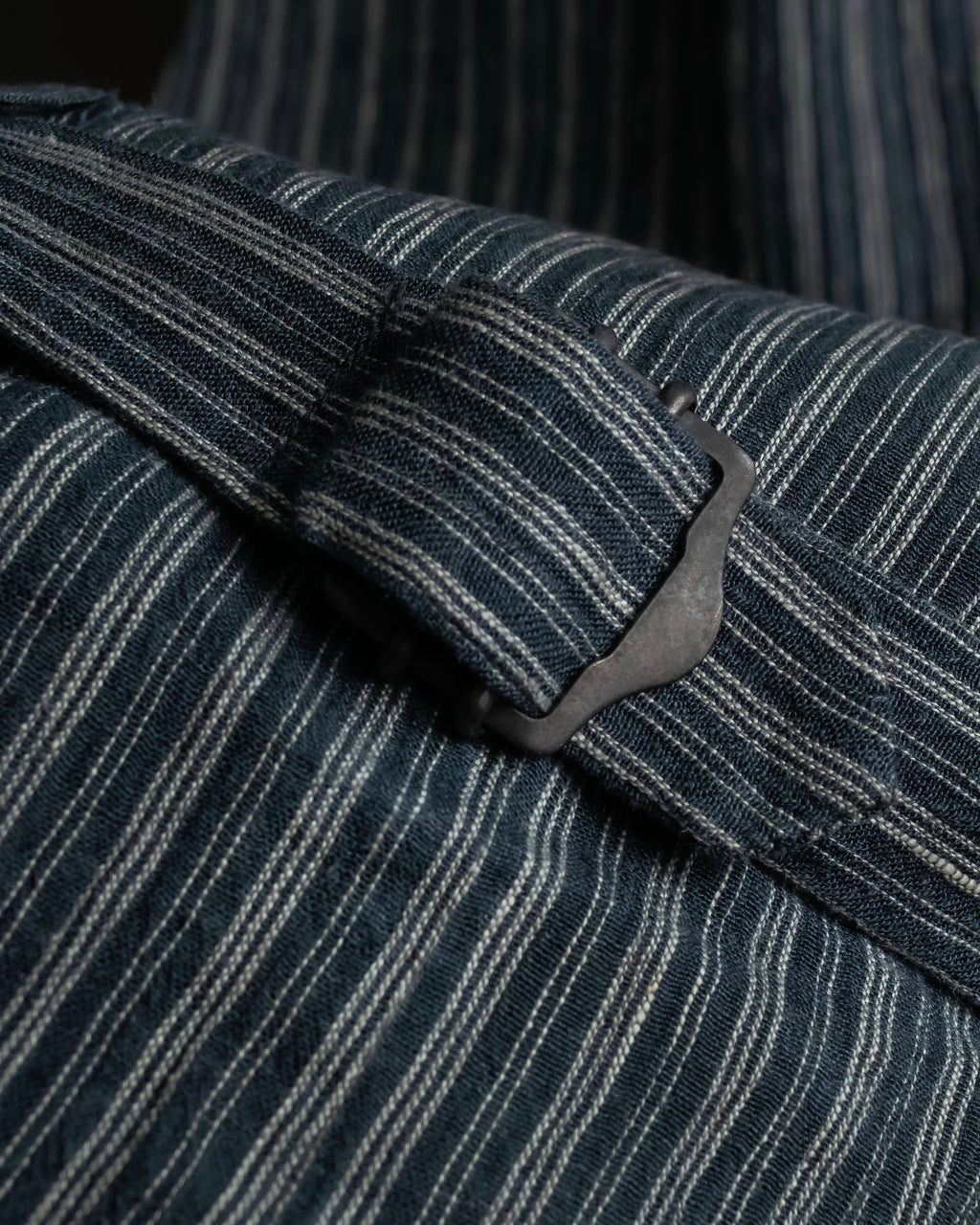 "ISSEY MIYAKE MEN" Random stripe pattern V-neck vest