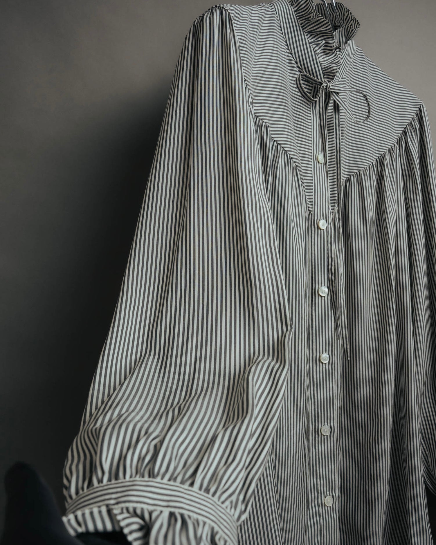 -SPECIAL- “CELINE” 2018’s silk striped ruffle bow blouse