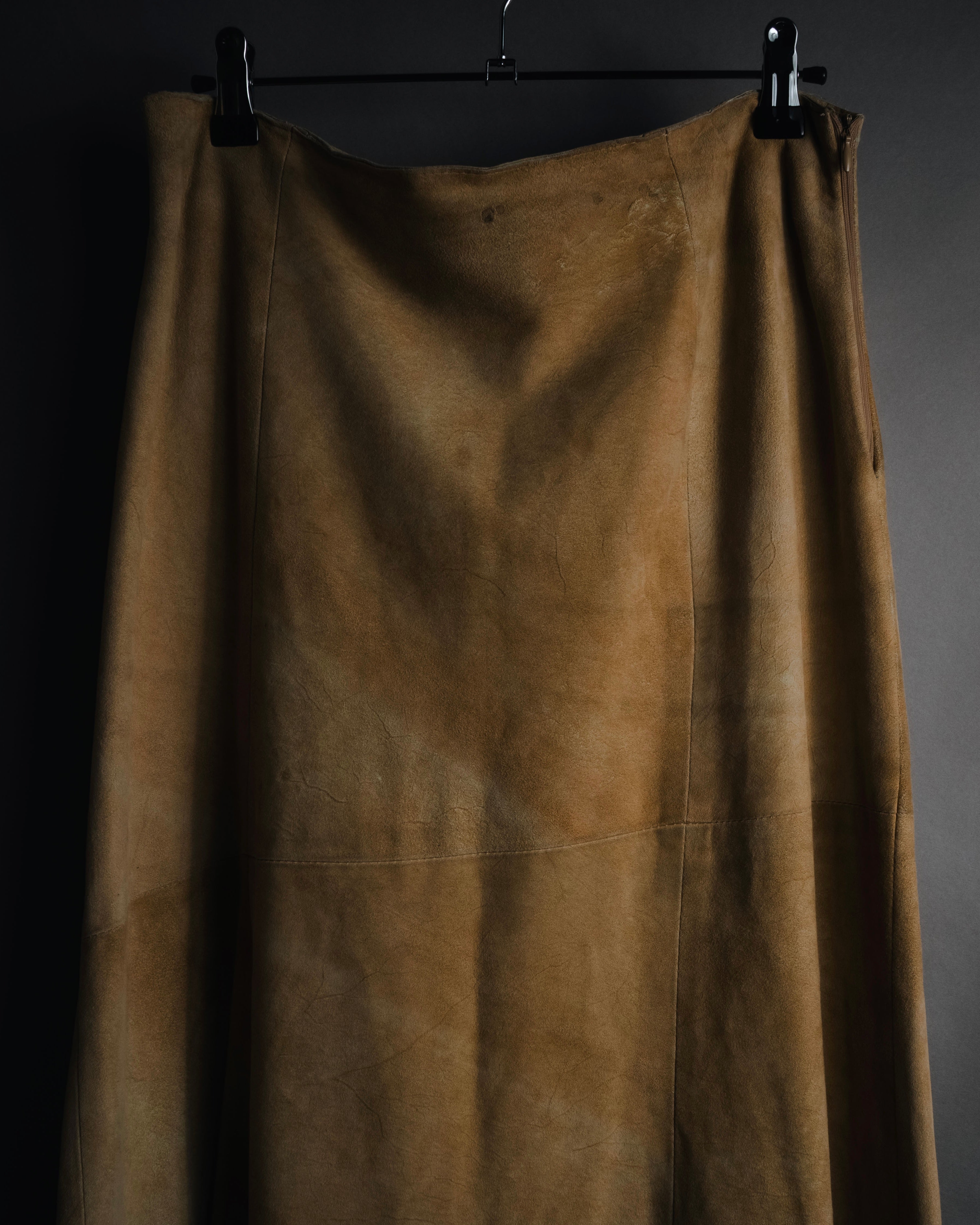 "CECCHI LINEA PELLE" 90’s Suede leather floral cutwork hem skirt