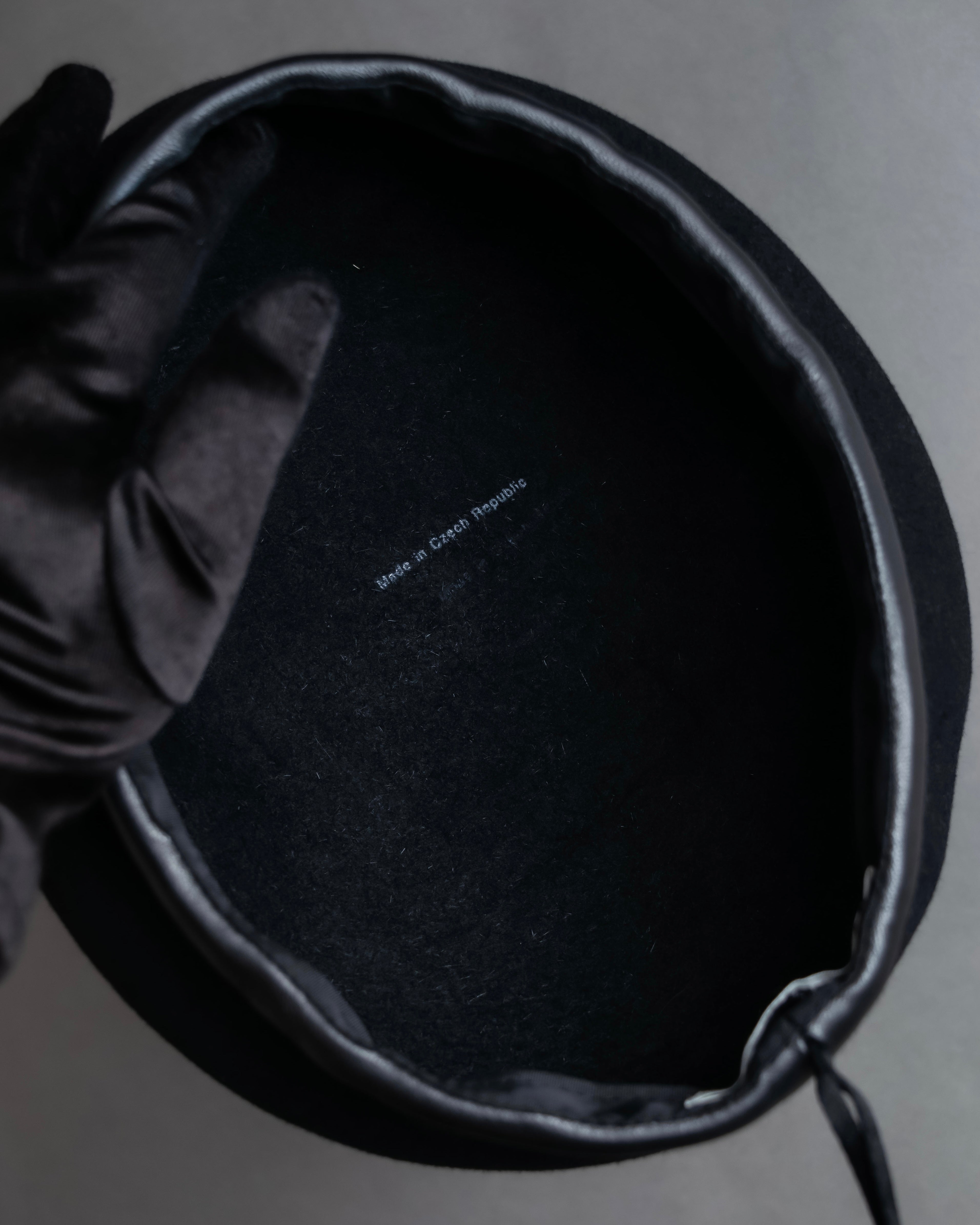 "FUMIKA UCHIDA" Leather piping design wool felt beret