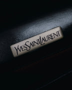 Bolso de cuero con diseño acolchado de diamantes de Yves Saint Laurent de los años 80-90