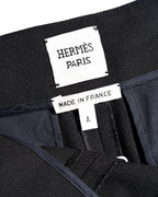 ウエスト内側に配されたHERMÈS PARISのブランドタグと、「MADE IN FRANCE」表記のタグを確認できるカット。