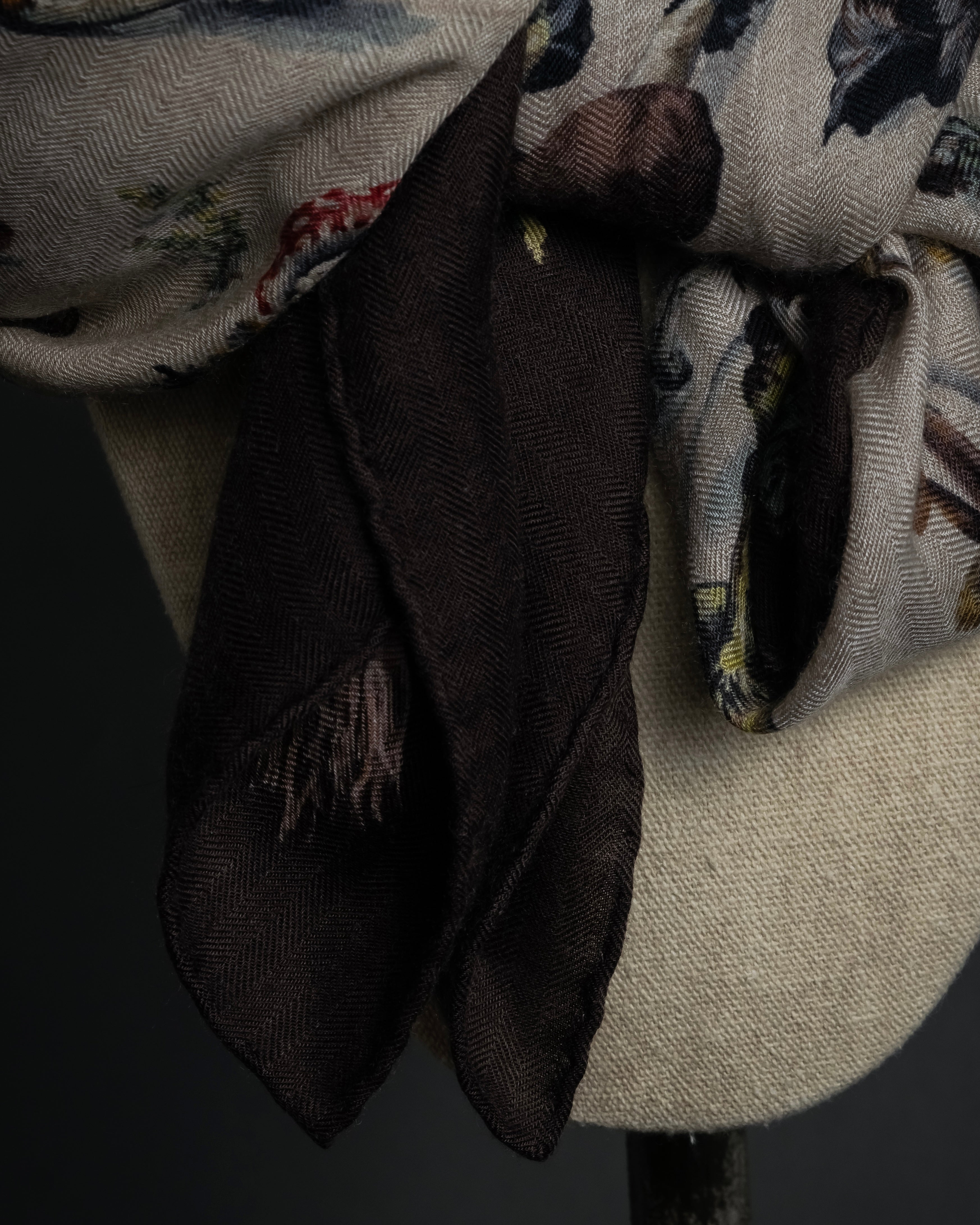 "HERMES" 80's Carré 90 Les Champignons II silk scarf