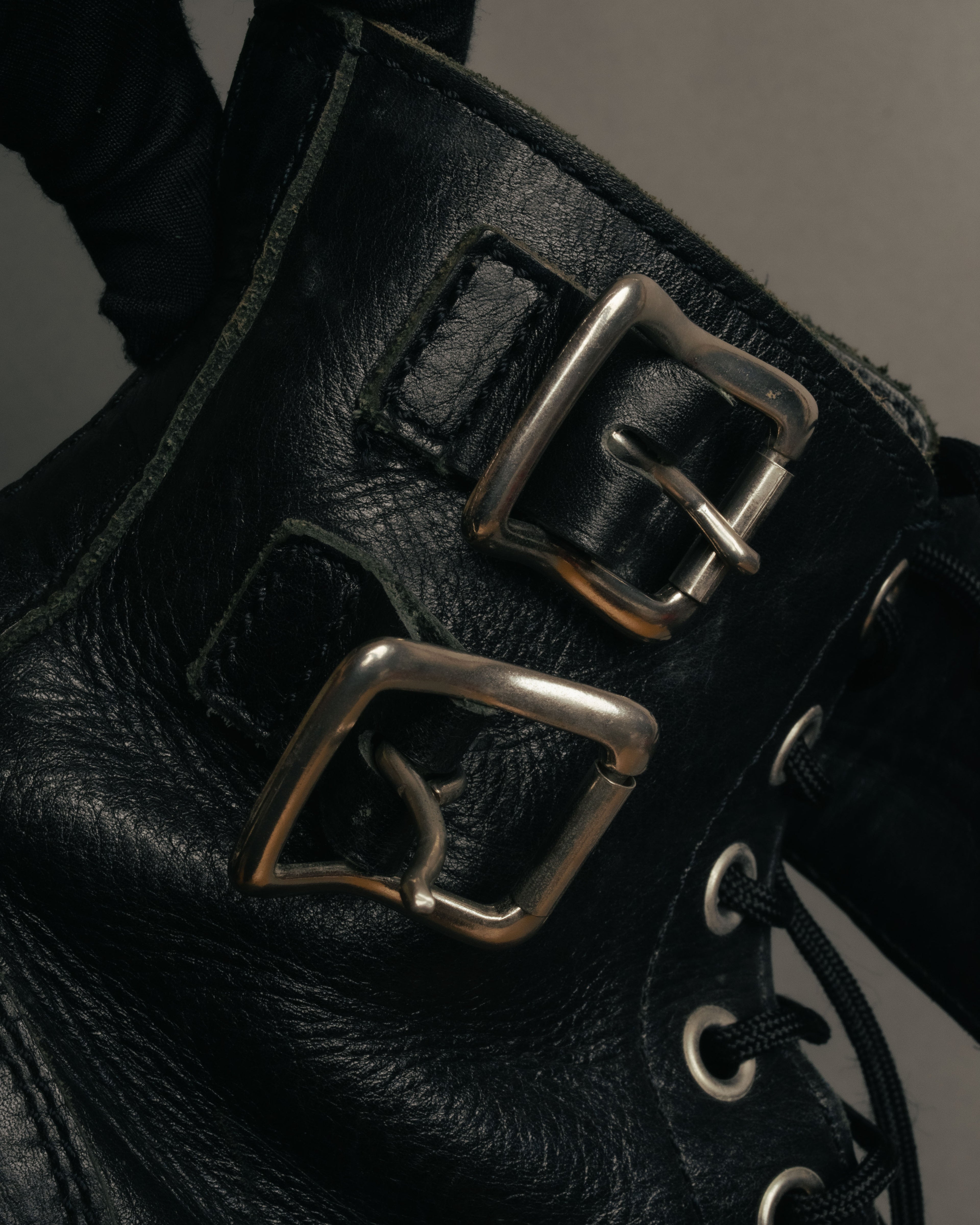 “COMME des GARÇONS HOMME”
00’s-10’s Double buckle leather combat boots