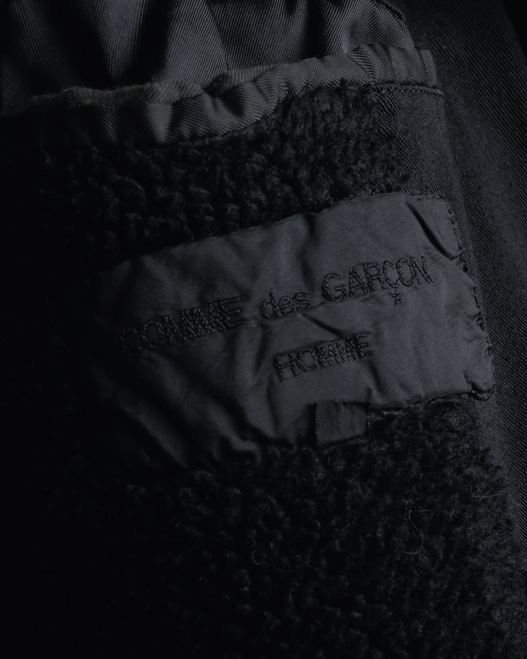 "COMME des GARCONS HOMME"
Utility zip pocket coat