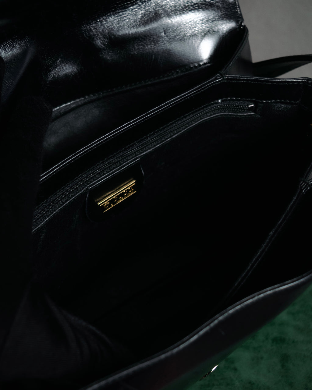 “GUCCI” 80’s box calf interlocking G shoulder bag