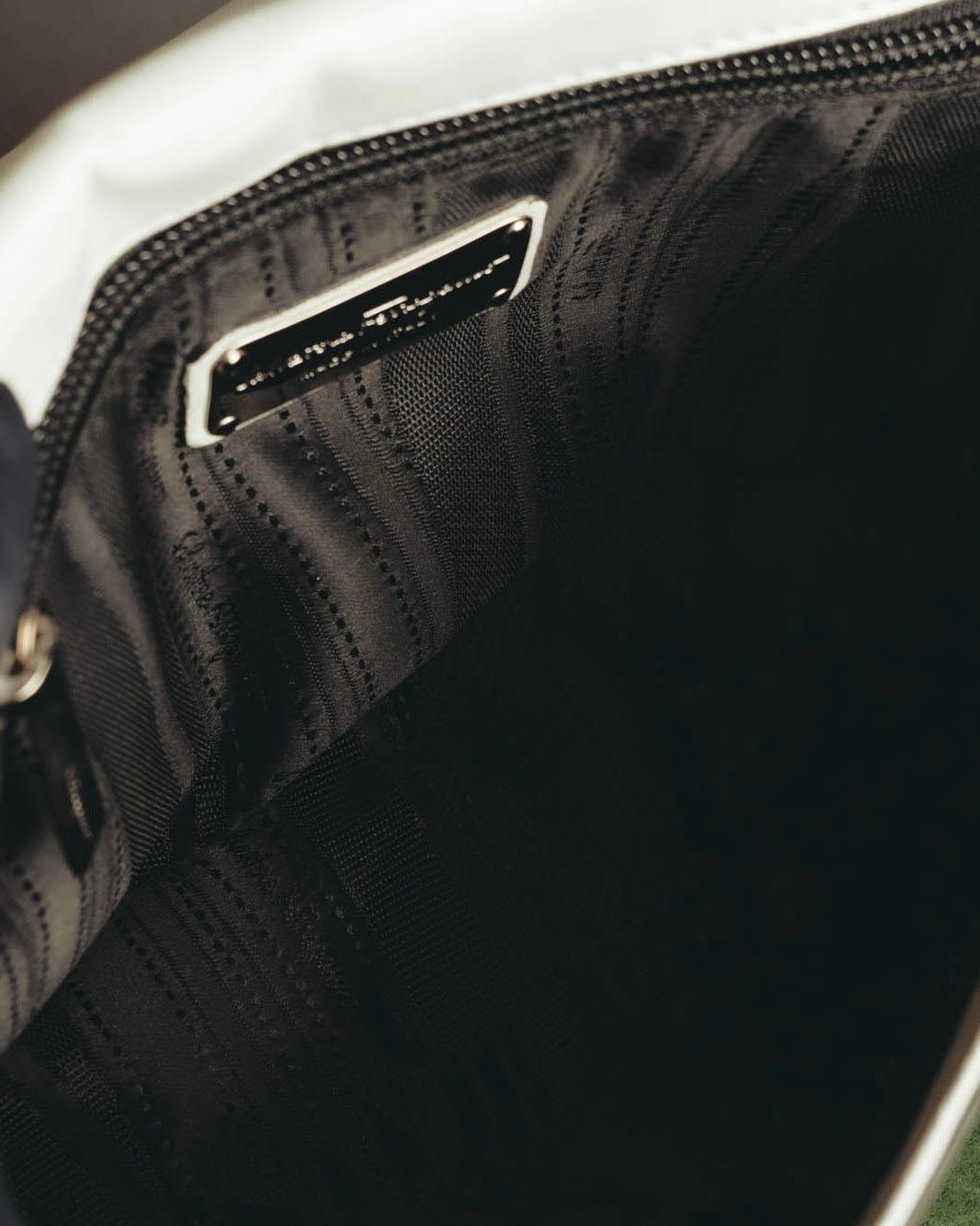 "Salvatore Ferragamo" 10's Bicolor leather chain shoulder bag