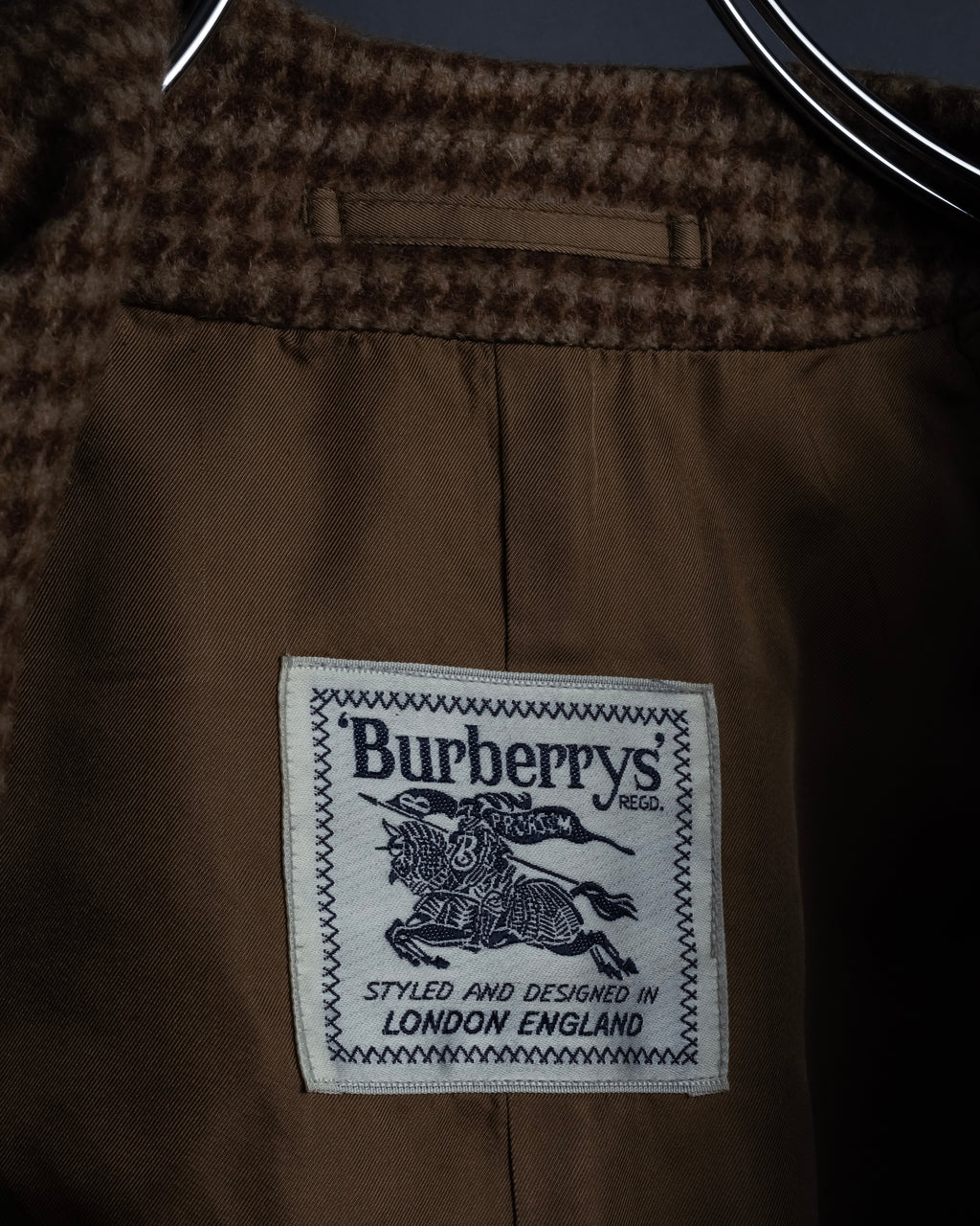 "BURBERRYS" Houndstooth pattern belted stand collar coat
