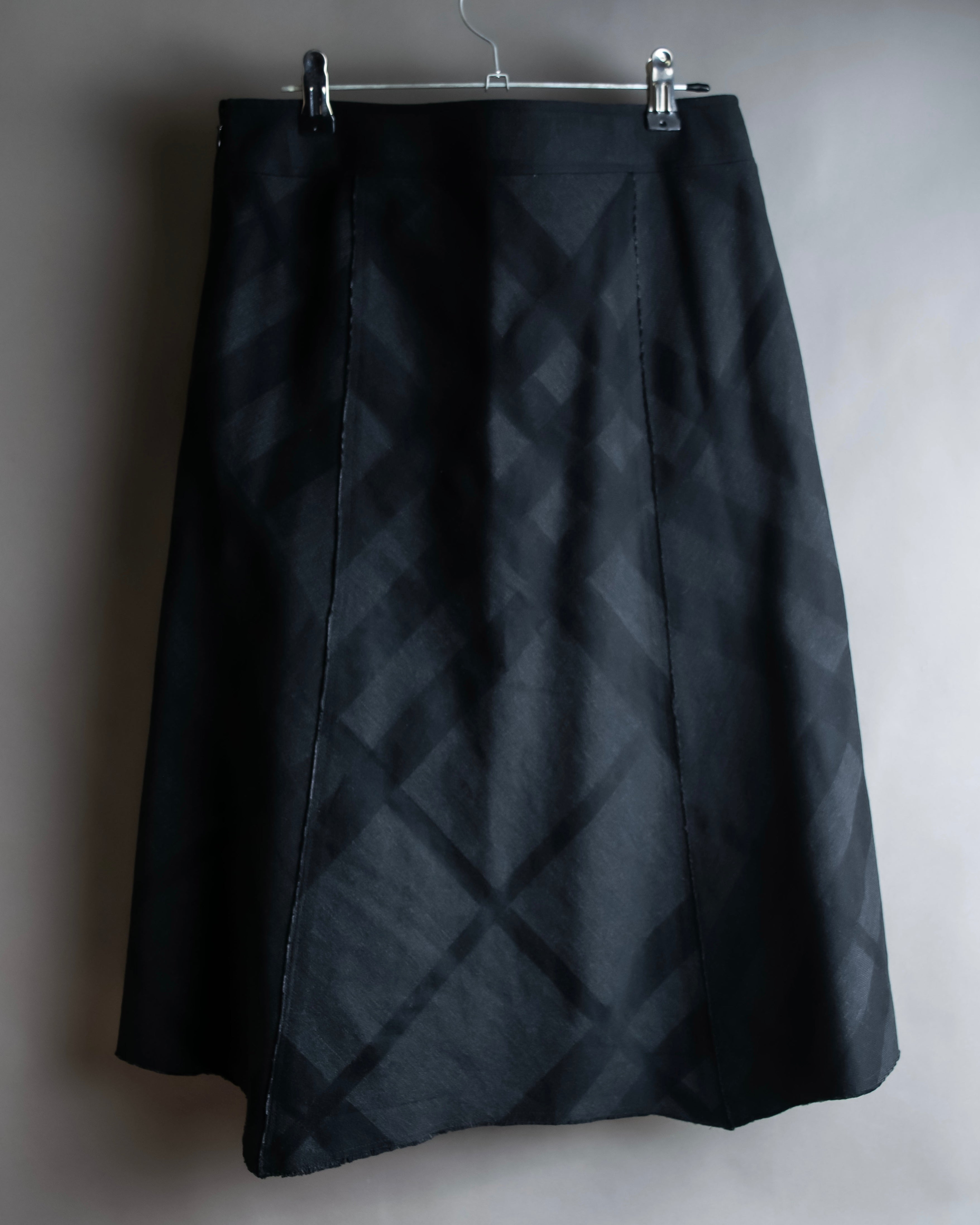 "BURBERRY" Tone-on-tone check pattern flared skirt